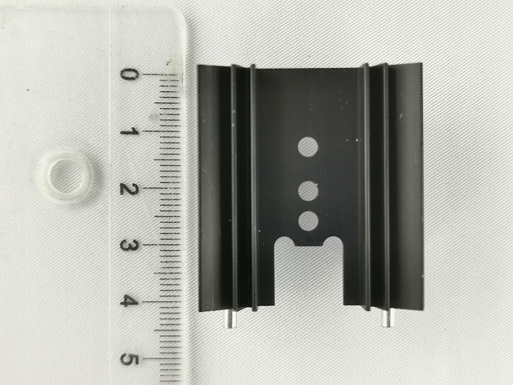 V7477 Radiator TO3P TO220 TO126 ASSMANN (2 sztuki)