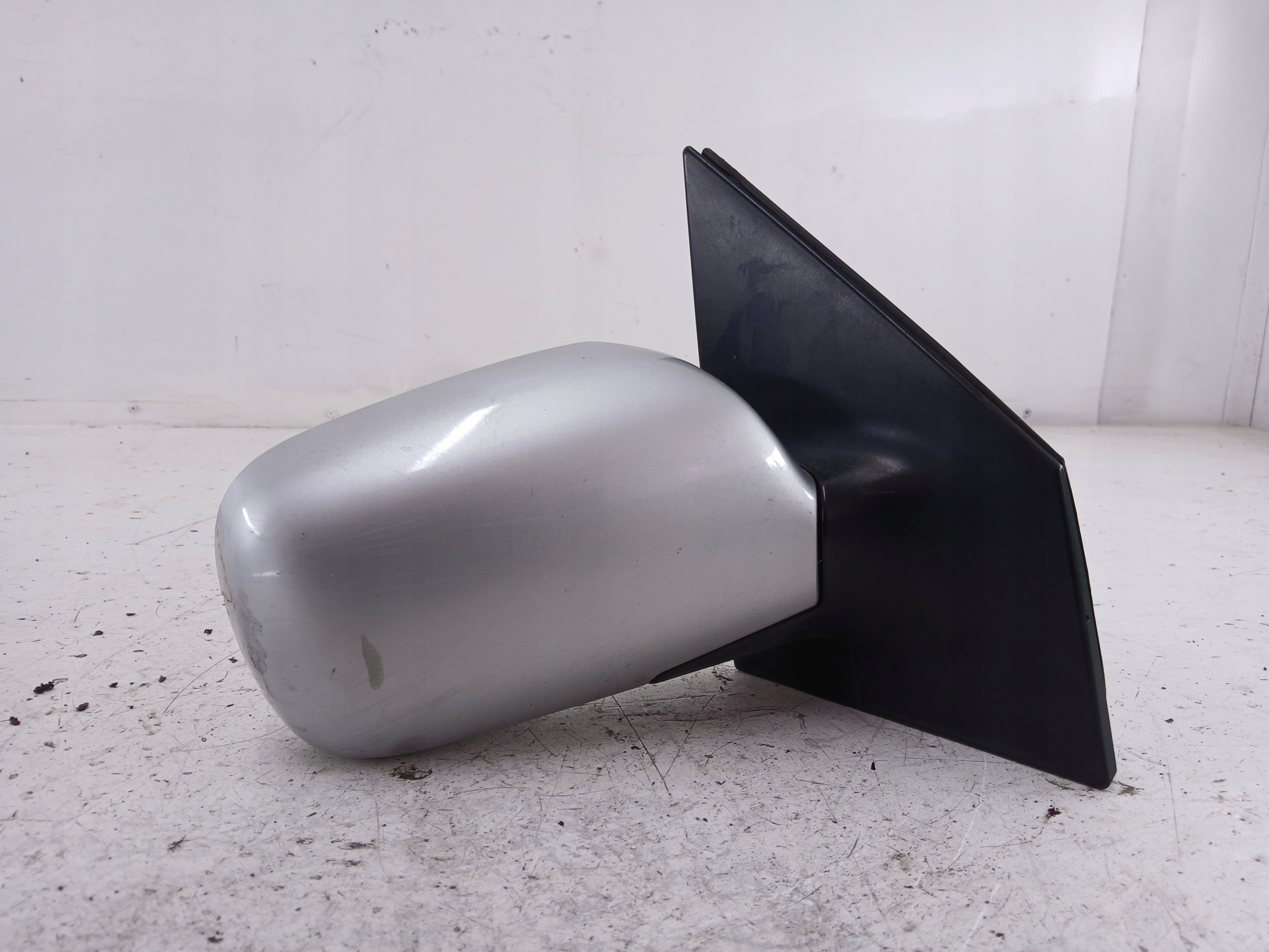 TOYOTA YARIS and mirror right 3 PIN 1E7