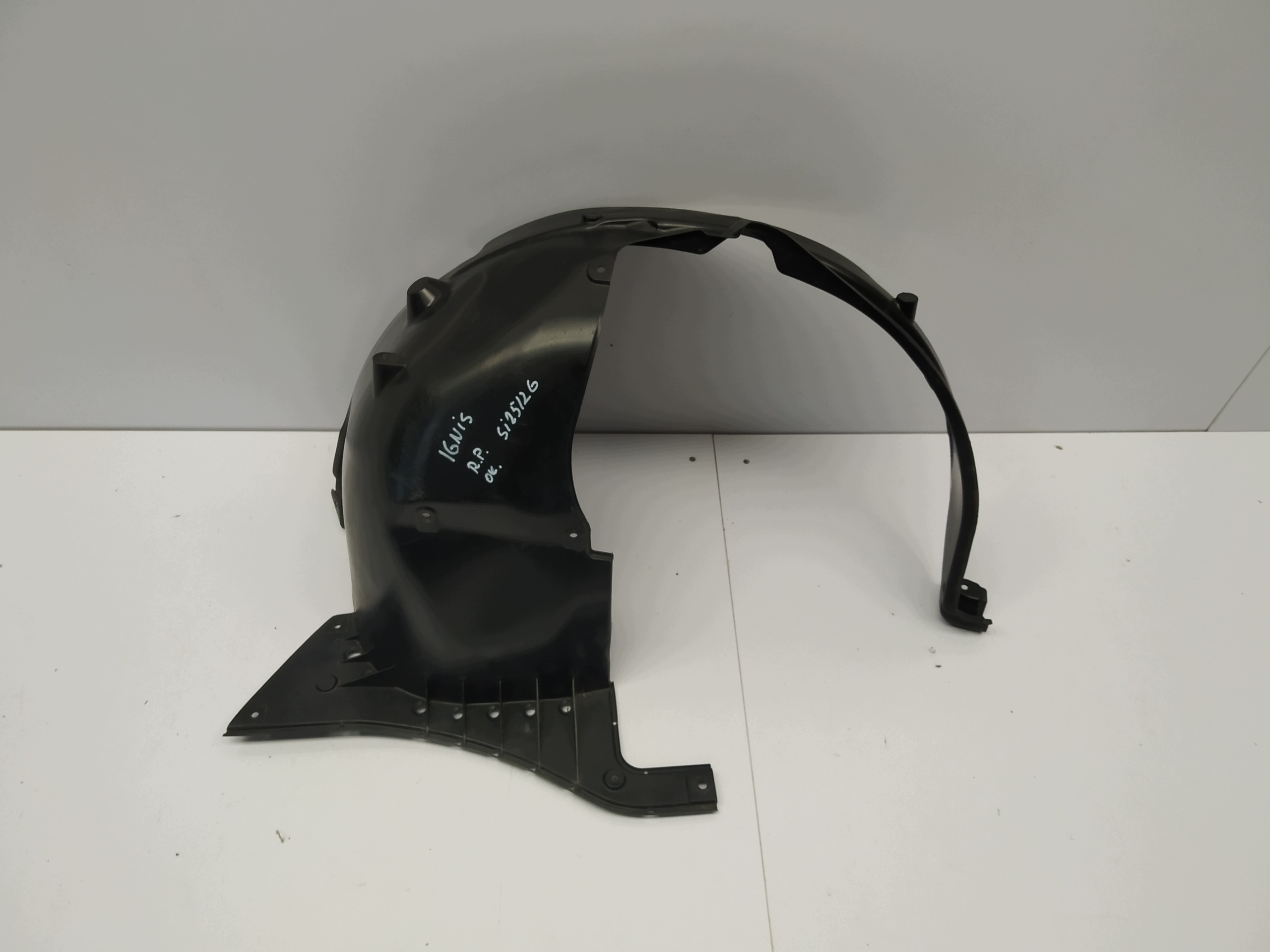 2016r + Suzuki Ignis III mudguard front right original 72321-62R0