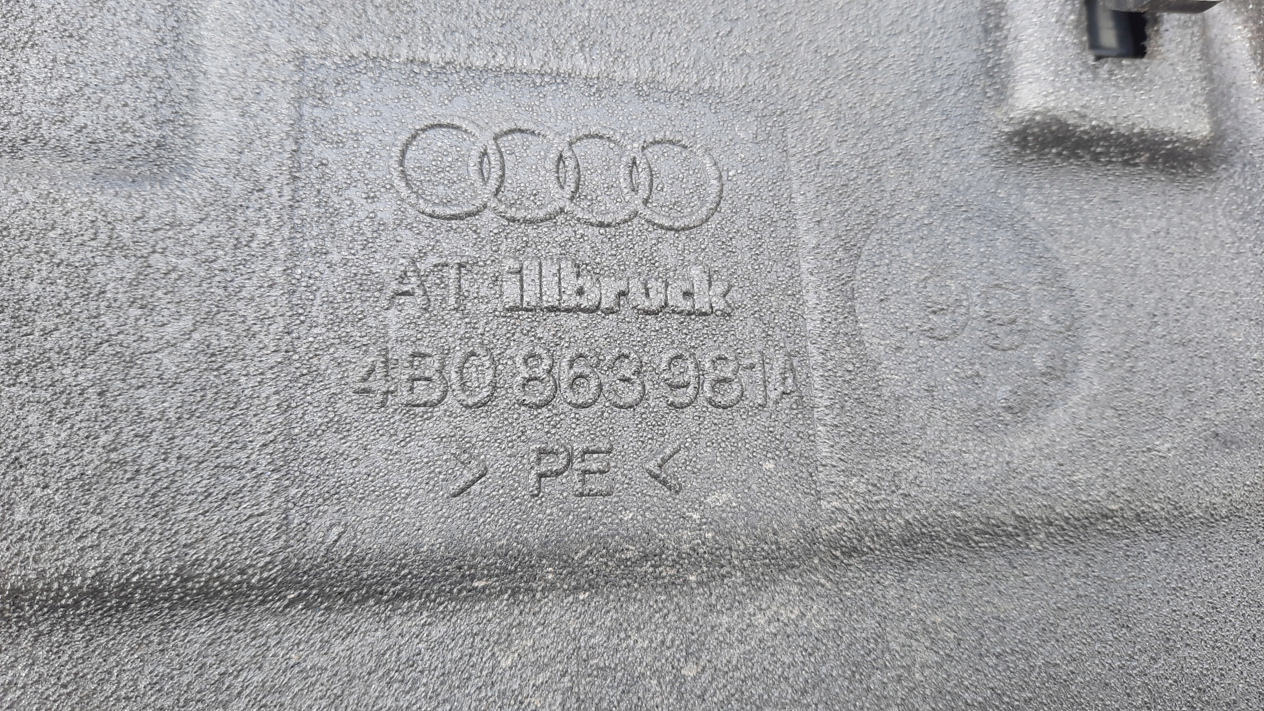 дверные карты левый зад Audi A6 C5 универсал