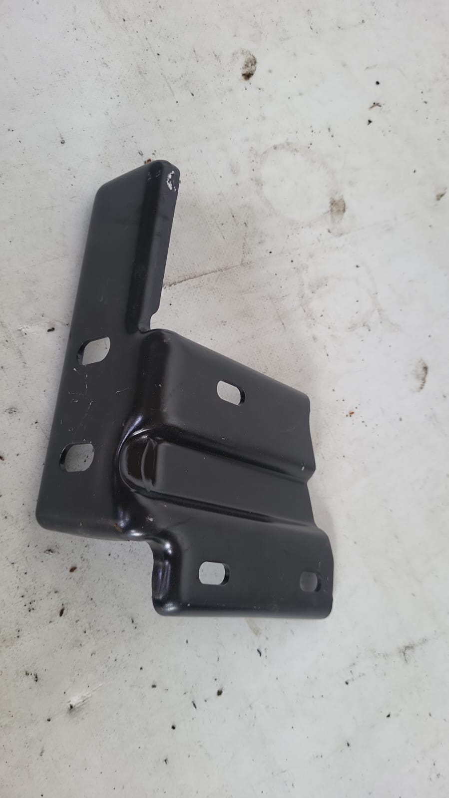IVECO DAILY 14-> Droit Support plaque Pare choc