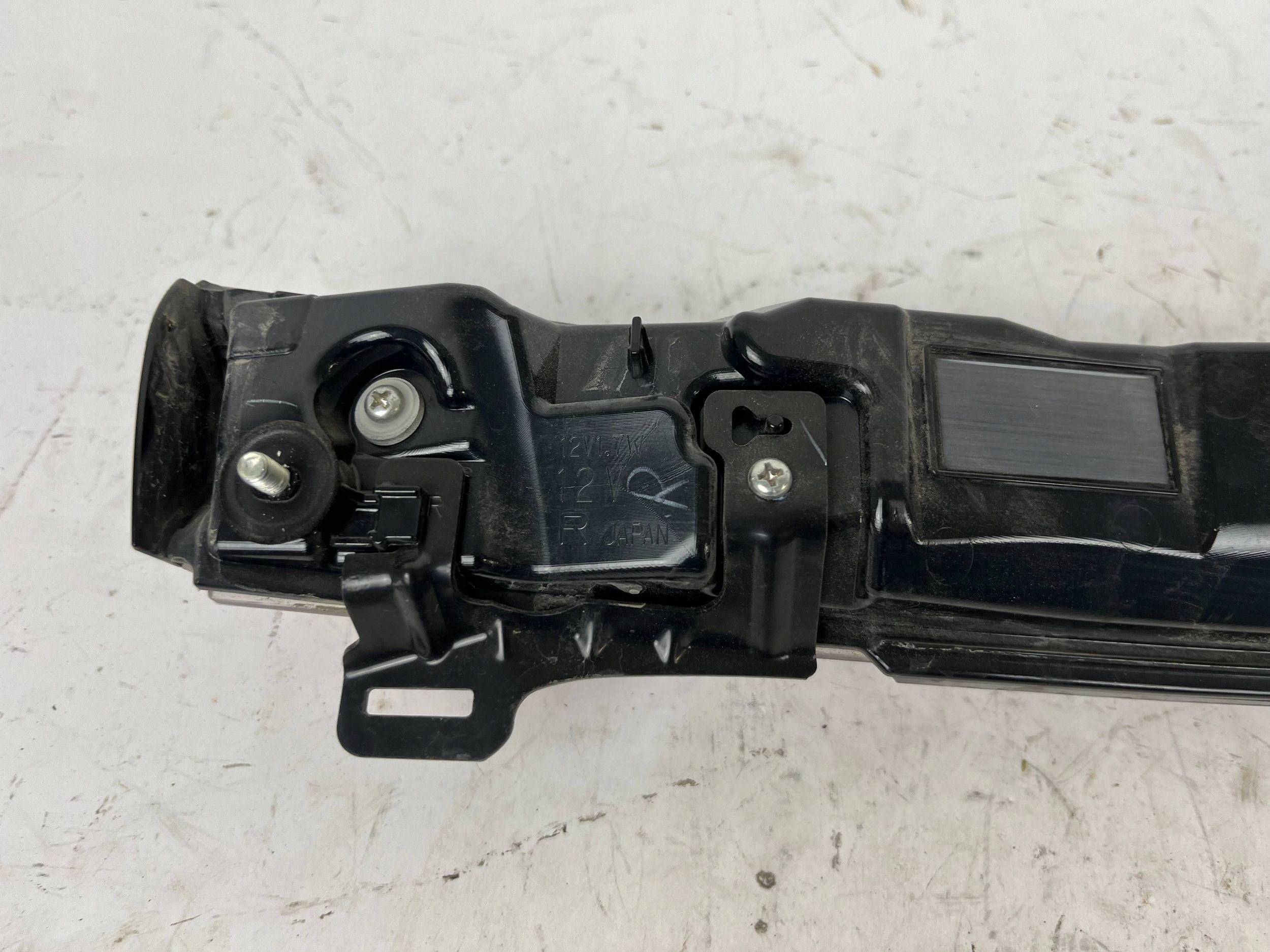 фонарь правый TOYOTA AYGO РЕСТАЙЛИНГ 18-22R. европа