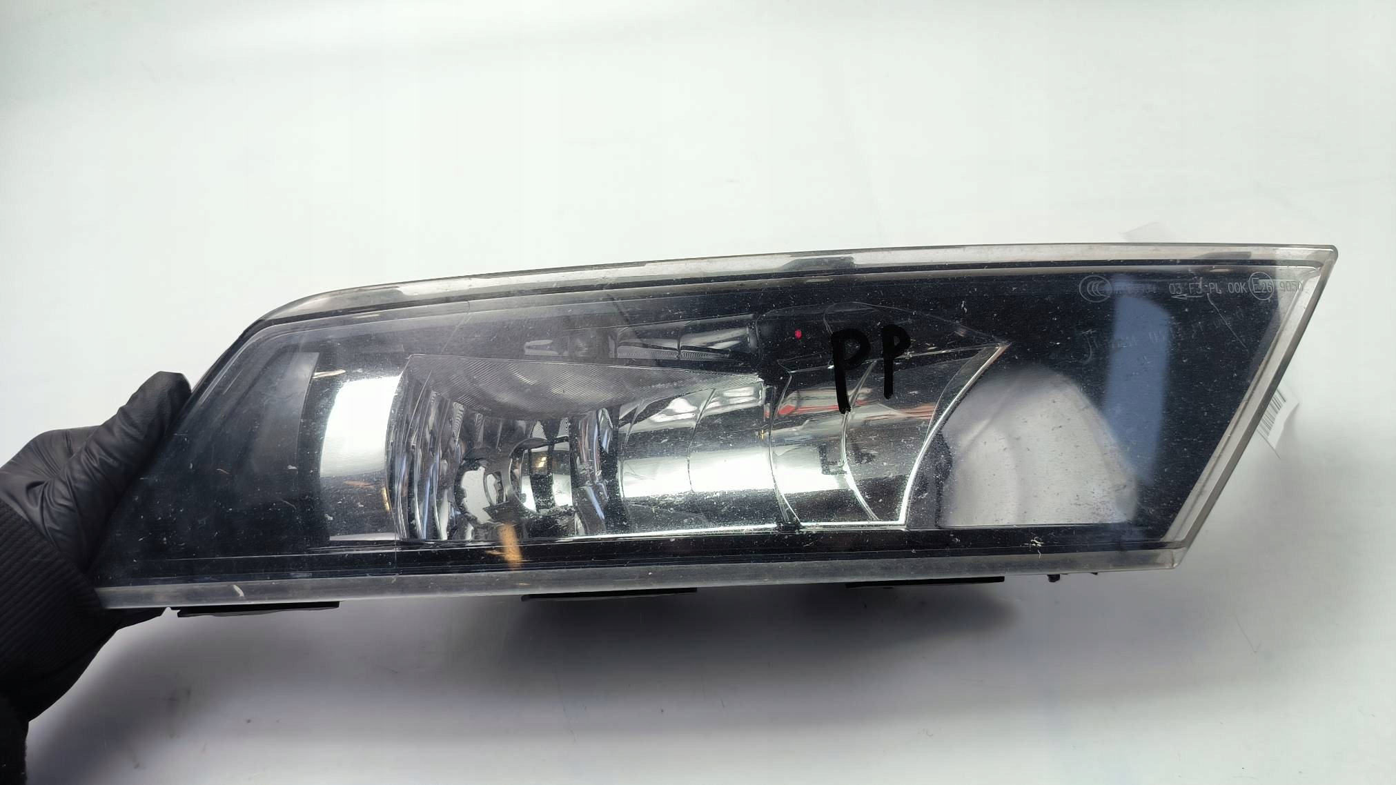 nebelscheinwerfer rechts 3V0941700 SKODA SUPERB III