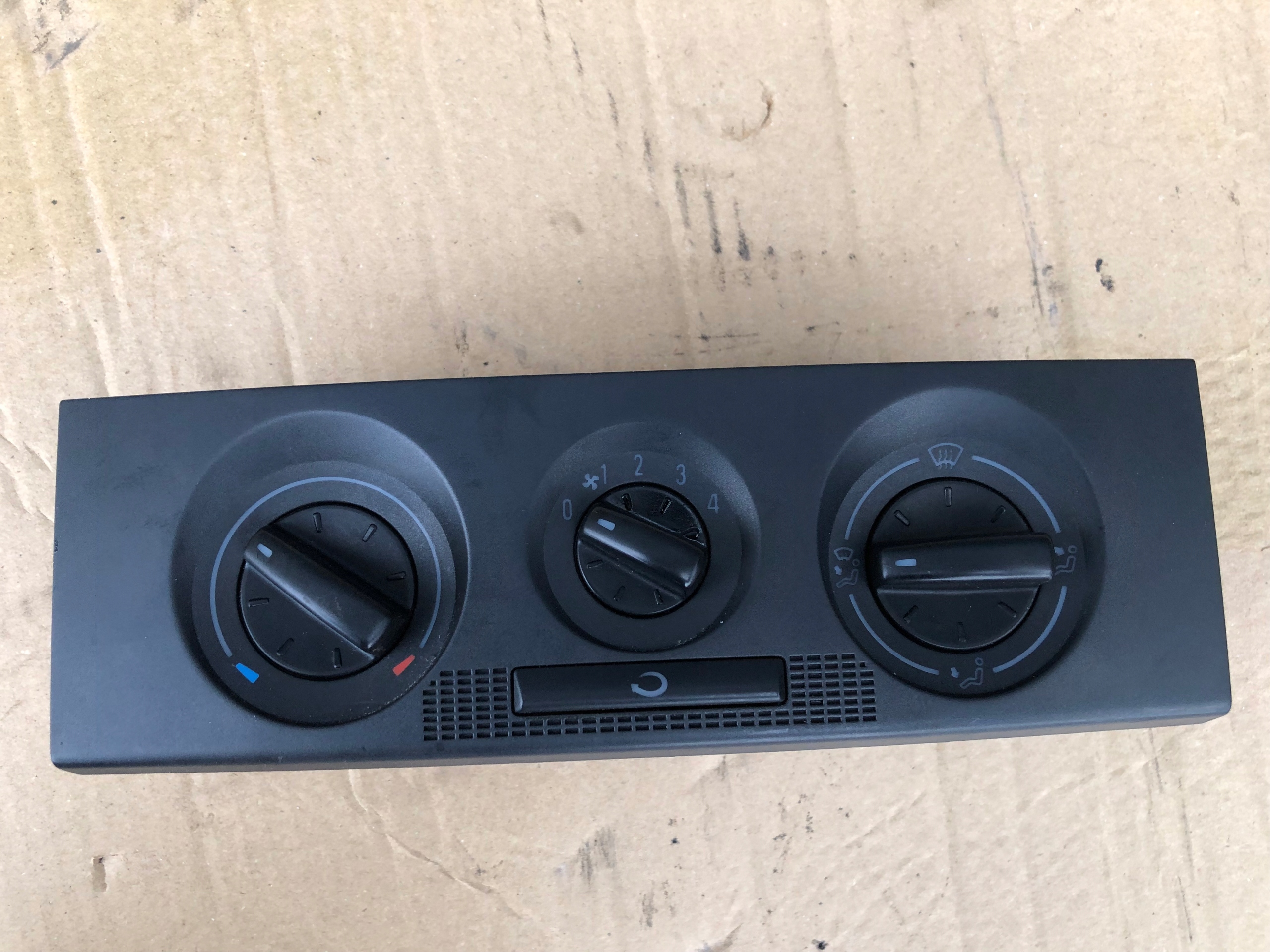 PANEL Bouches buses SKODA FABIA 6Q0 819 445