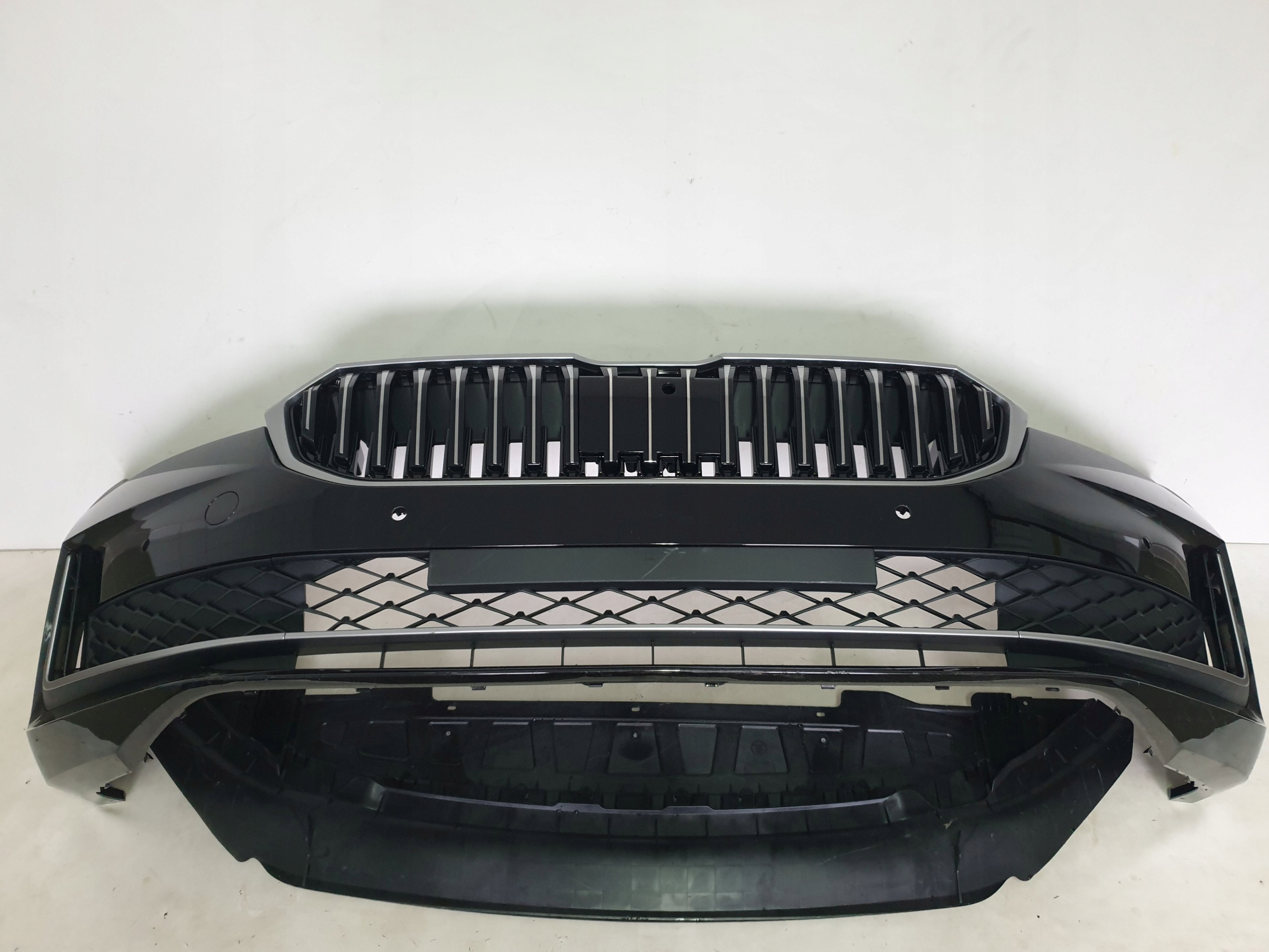 SKODA SUPERB IV 3P0 23-> bumper front front 6 x PDC cover 3P0807221