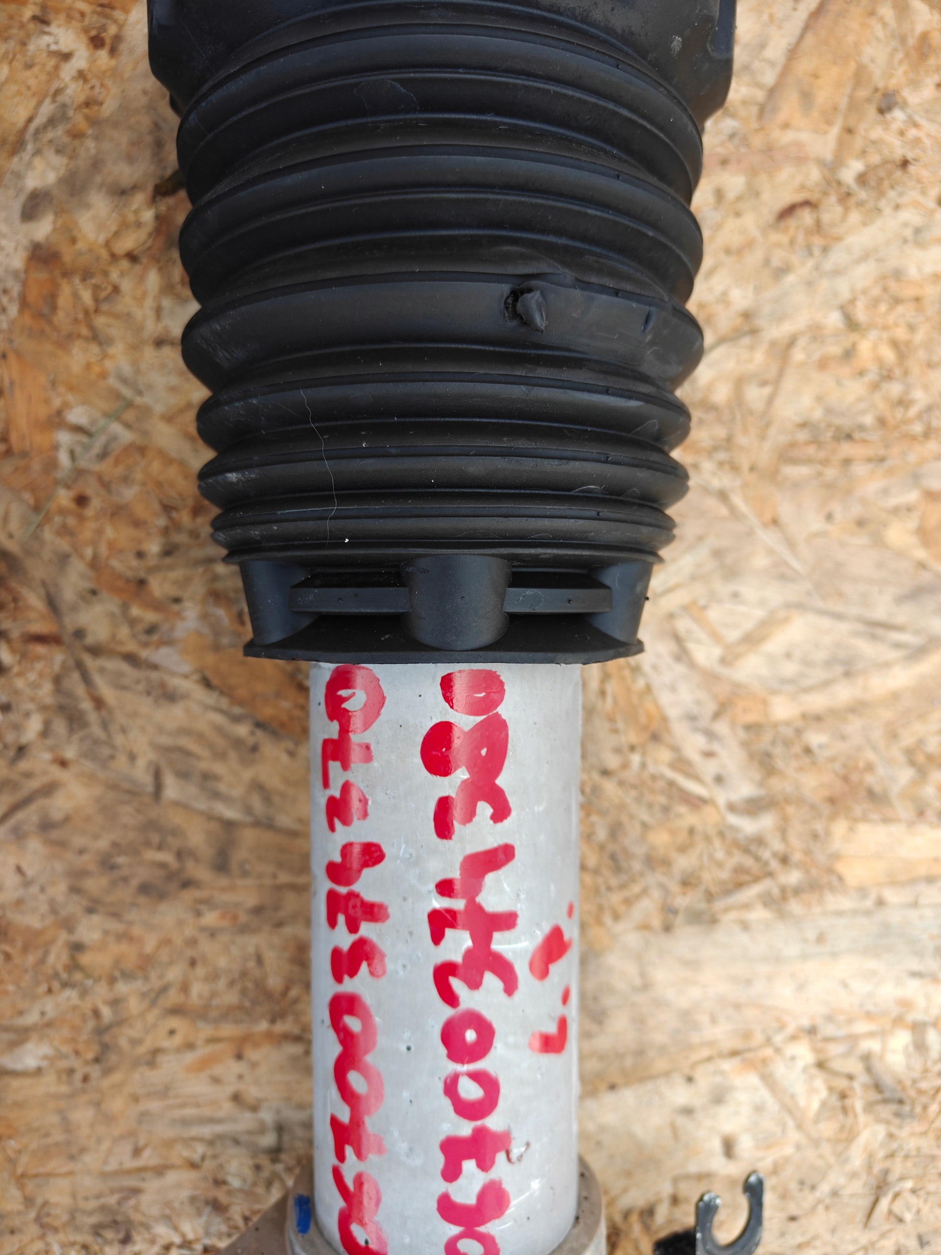 shock absorber left front front MASERATI LEVANTE 06700374370 06700374380