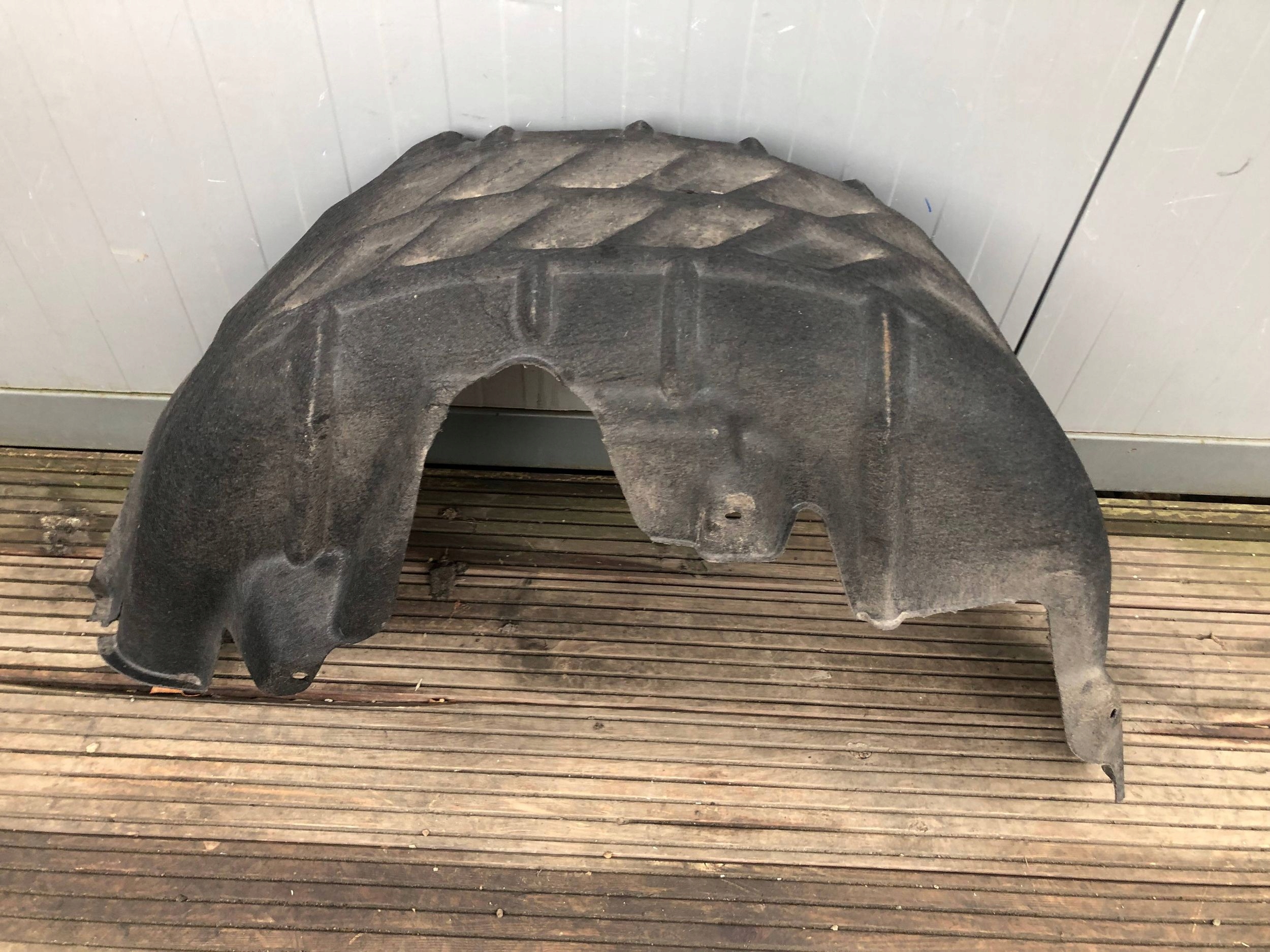 mudguard left rear part VW PASSAT B8 sedan 3G0810971E