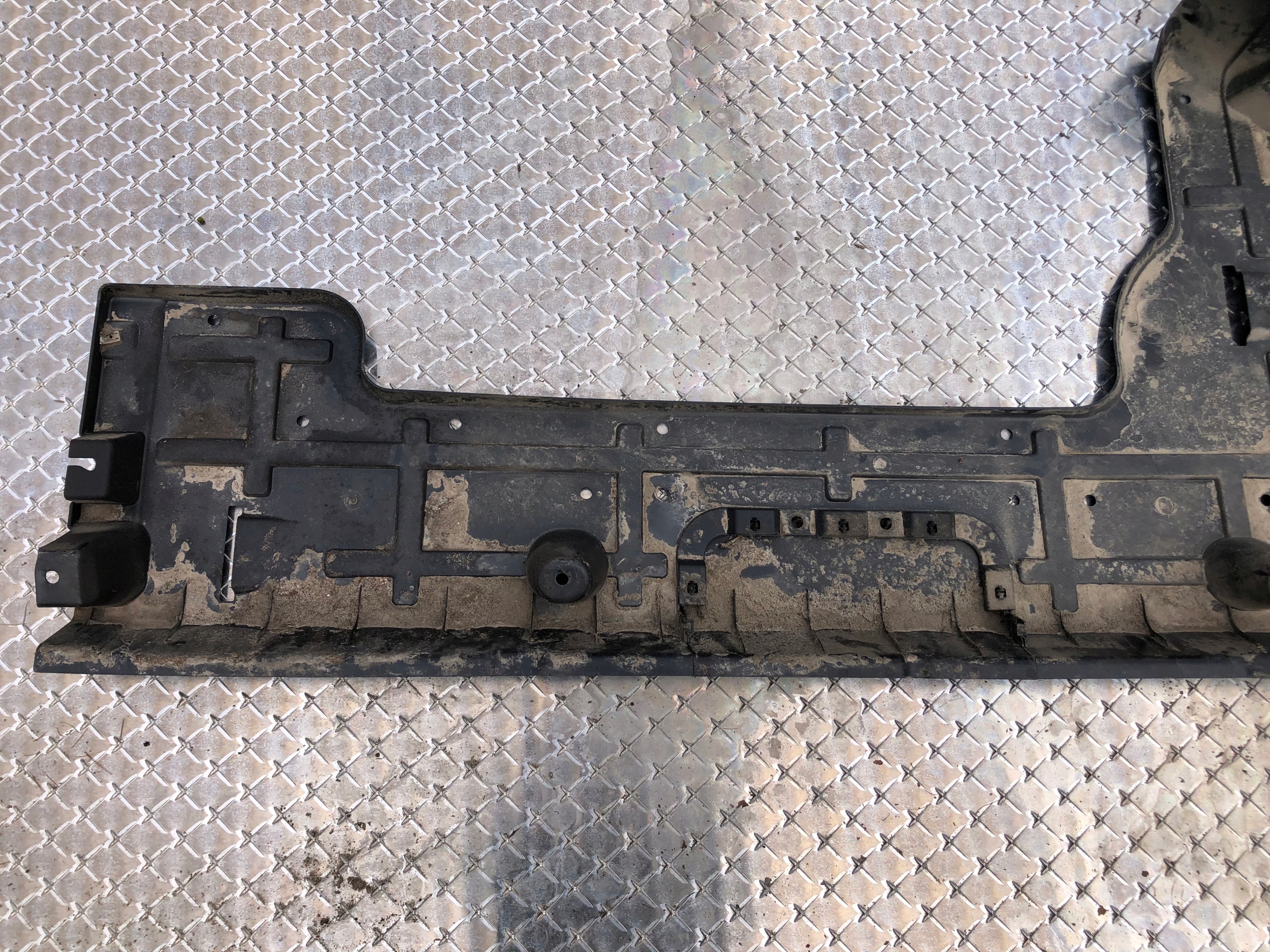 cover chassis VW T6 7LA825101B