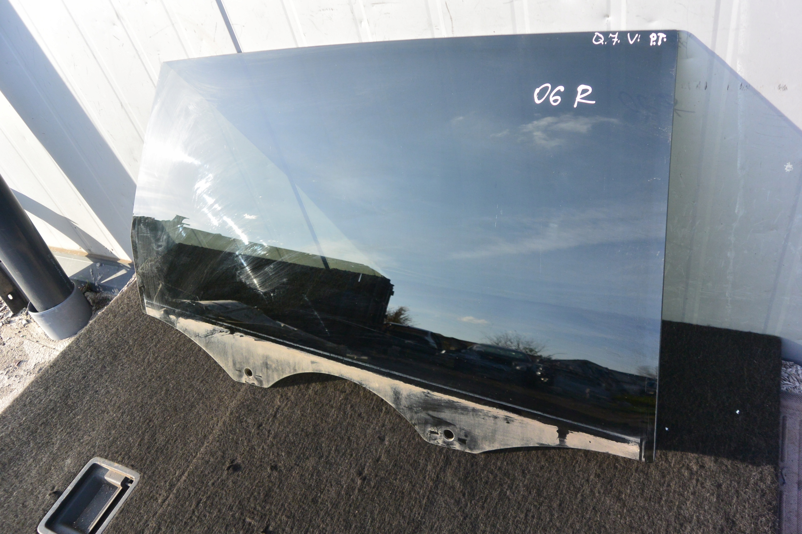 Стекло задней правой двери AUDI Q7 4L 2006 R