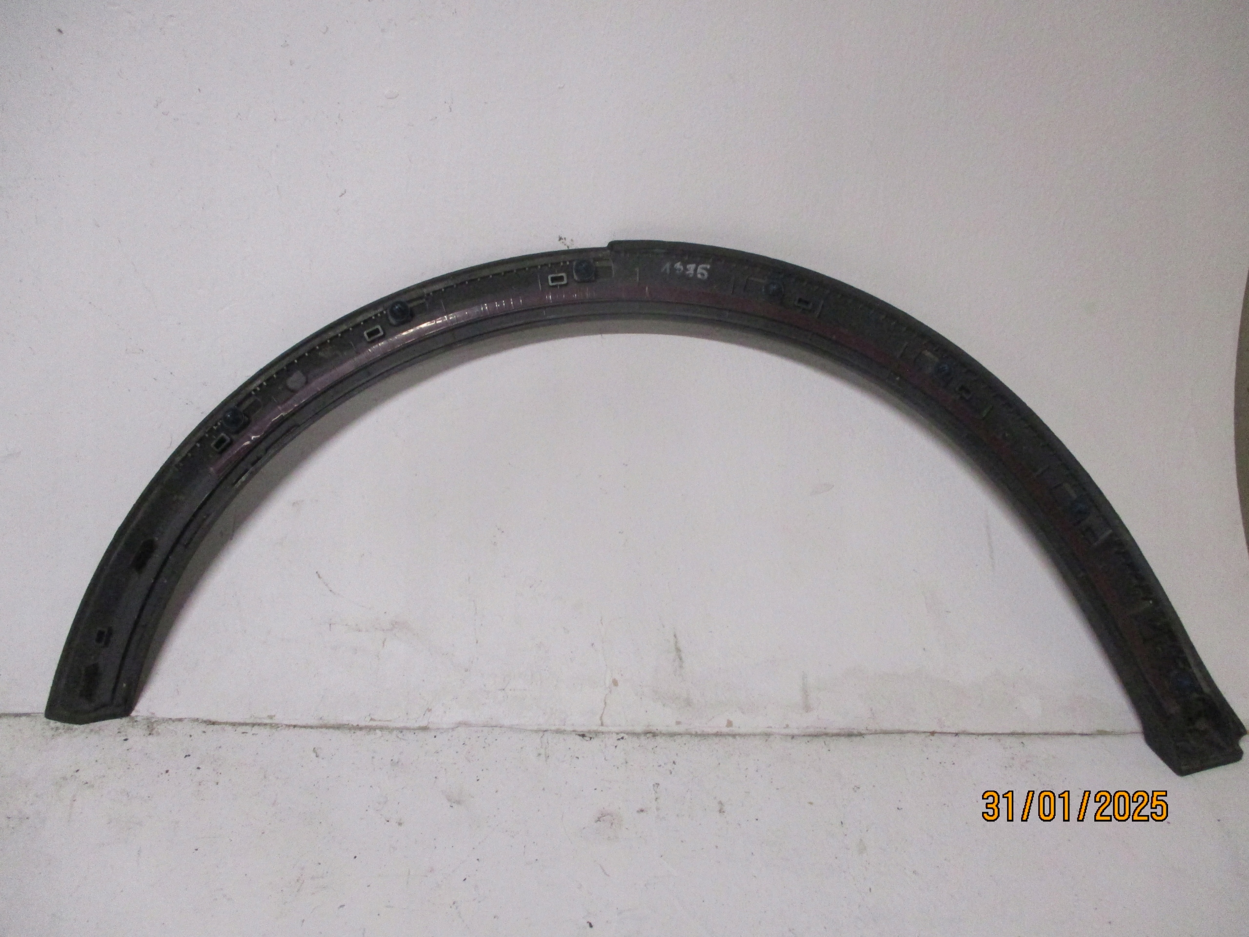 lista sárvédöt bal hátso AUDI Q2 81A 81A853817