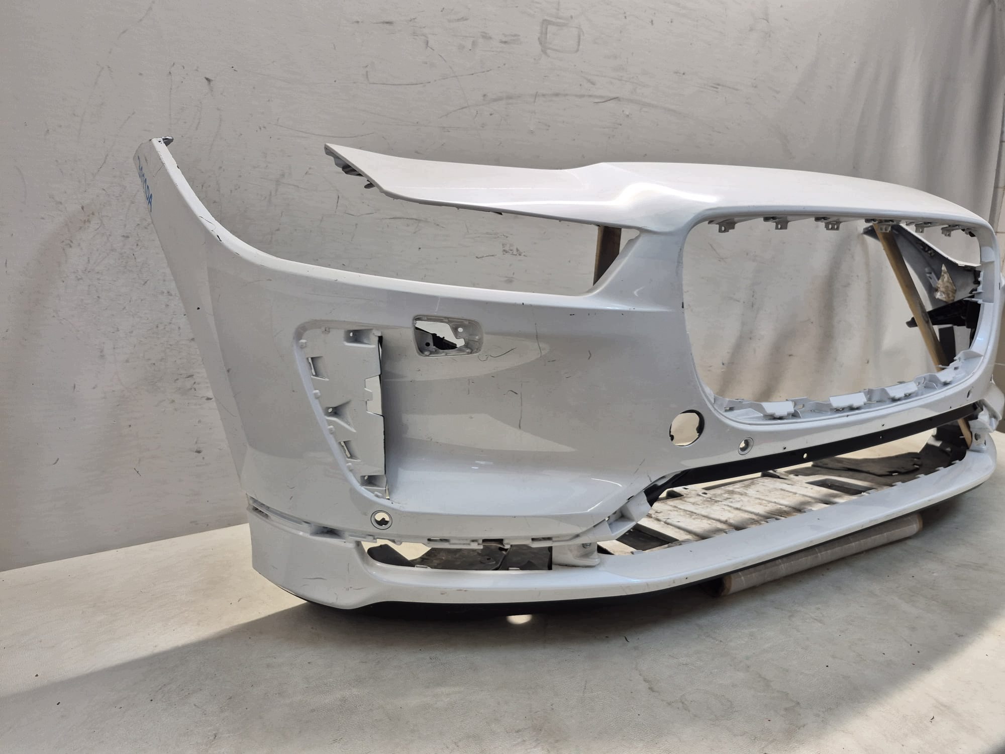 JAGUAR and-PACE X590 18- bumper front front PDC SPR J9D3-17F003-A