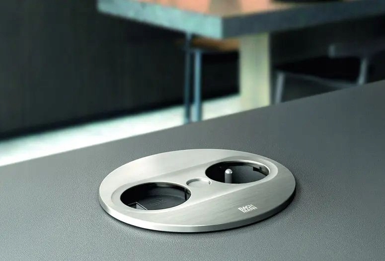 Bachmann TWIST2 ROUND PUSH 1gn.UTE+USB k.Inox