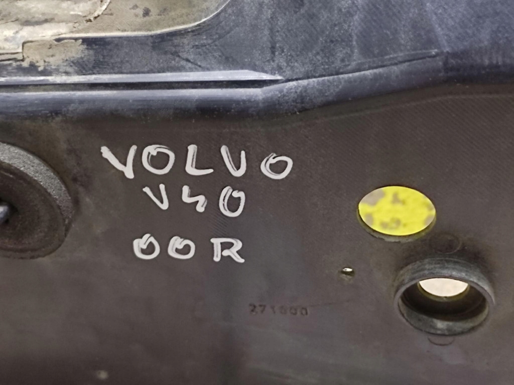 VOLVO V40 cap bonnet rear part 285800