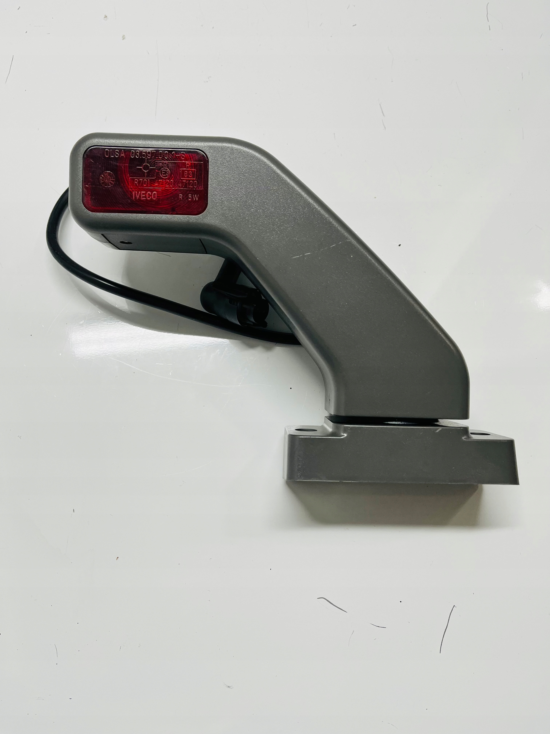 РОГОВА ЛАМПА IVECO E-CARGO STRALIS 98435594