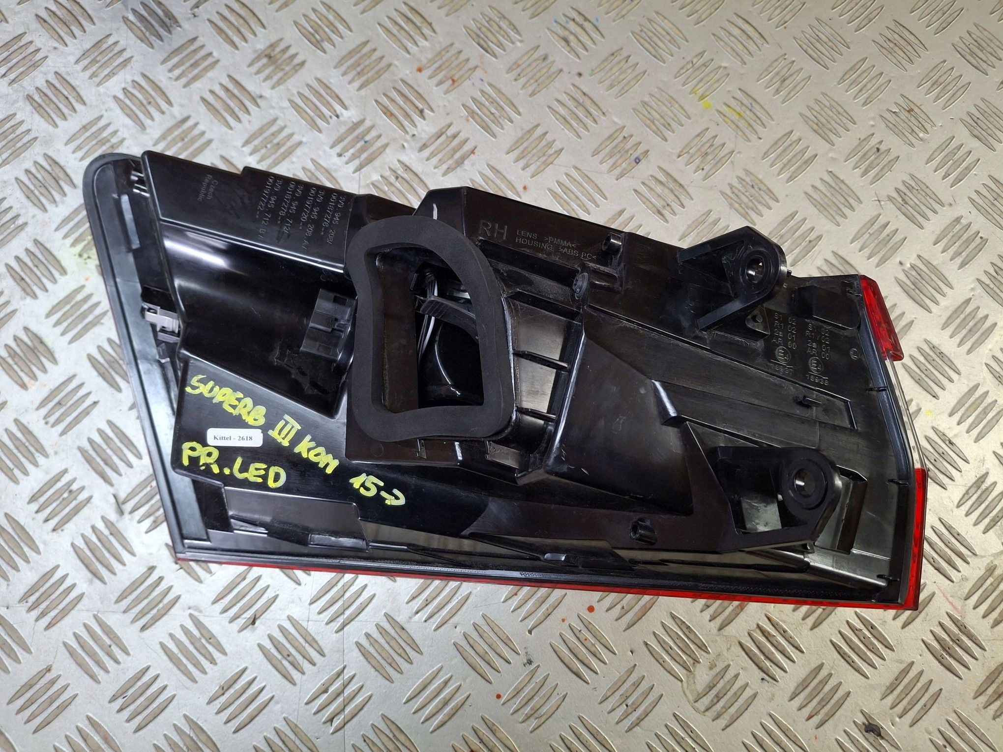 light rear right NAROZNA LED SKODA SUPERB III KOMBI 2015R->