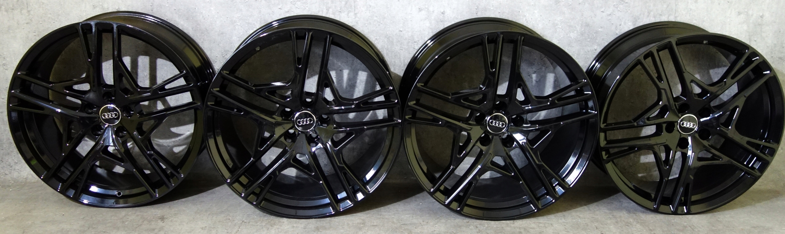 AUDI R8s0 20'' 20 ДЮЙМІВ ДИСКИ АЛЮМІНІЄВЕ