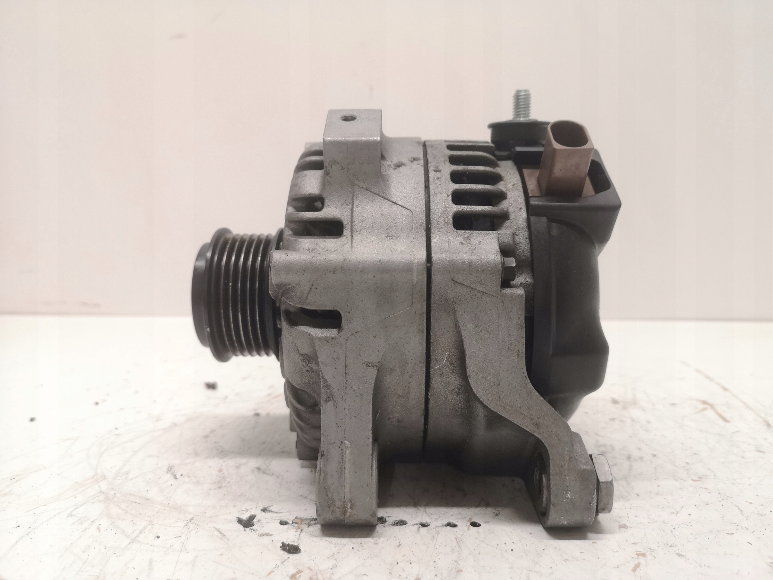 KIA STINGER 2.0T ALTERNATOR 150A 37300-2CTA0