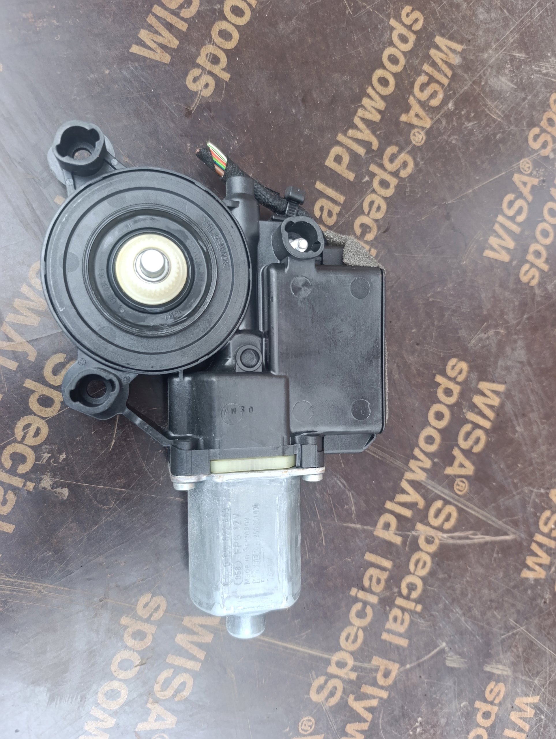 VWT5 T5 LIFT Micro moteur Vitres(Mécanisme pour l’ouverture Vitres)KIEROWCA 7E0959801H