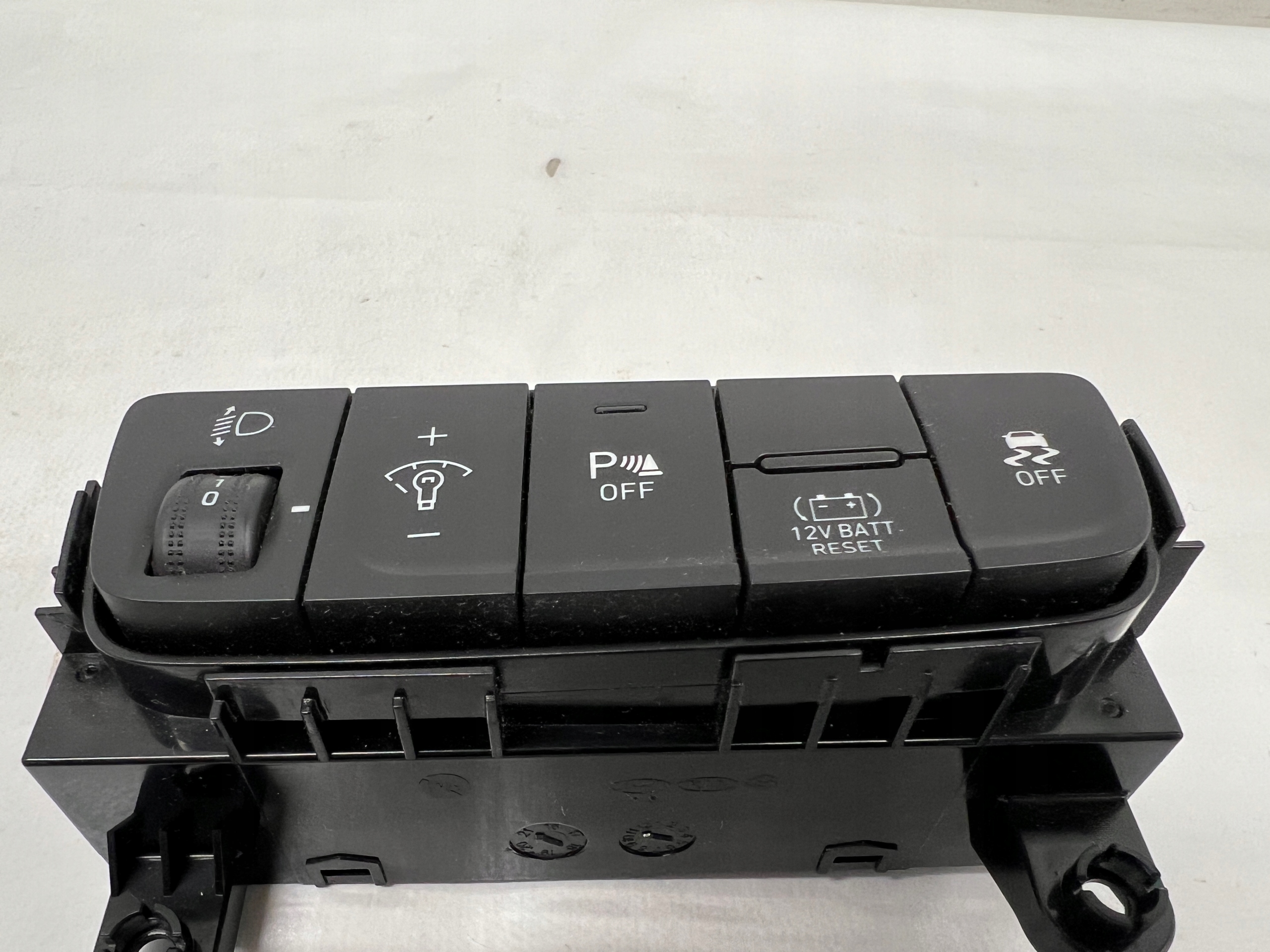 Hyundai Kona LIFT Hybrid switch 93710