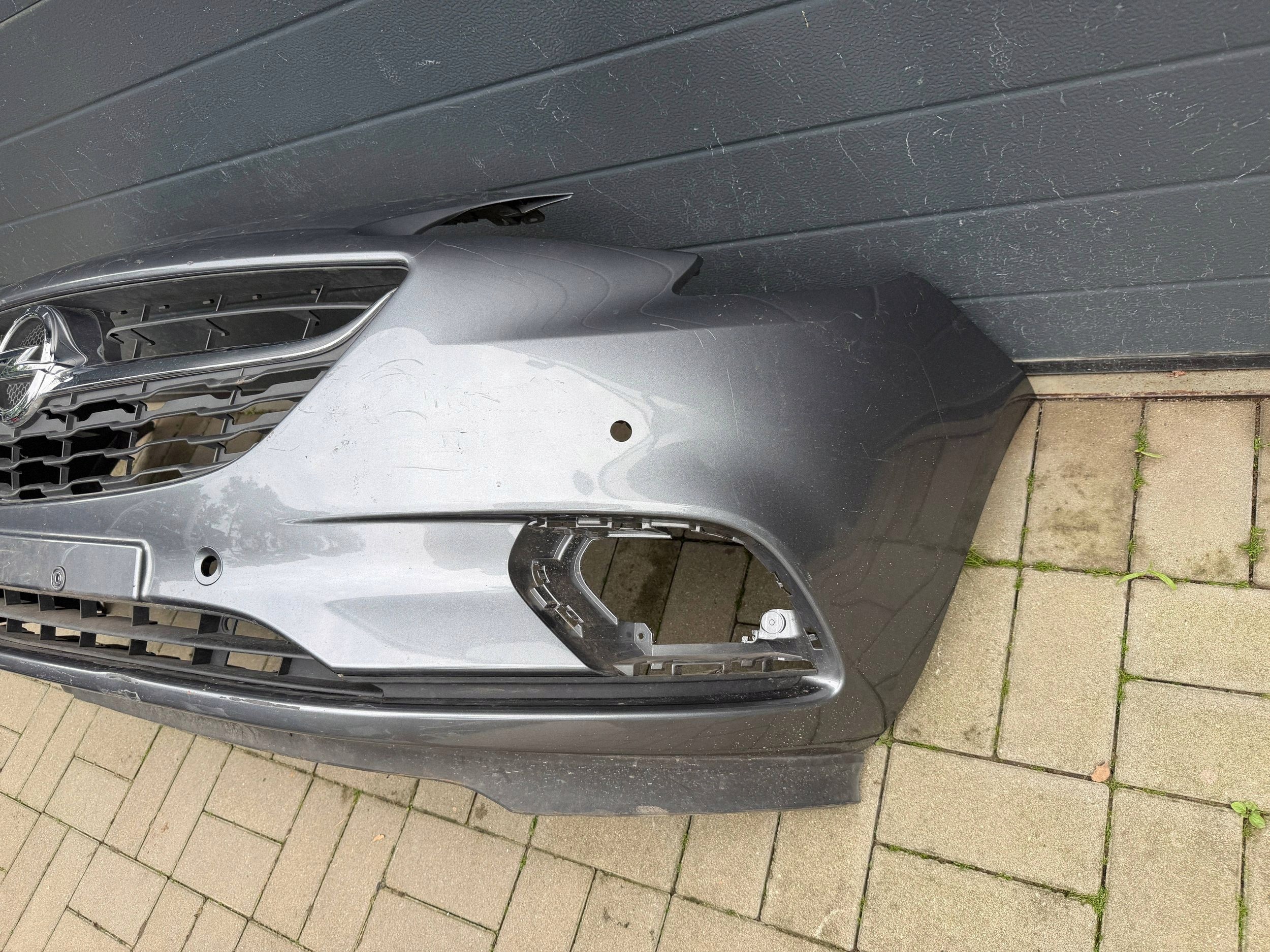 Opel Corsa E 14- nárazník predok predný