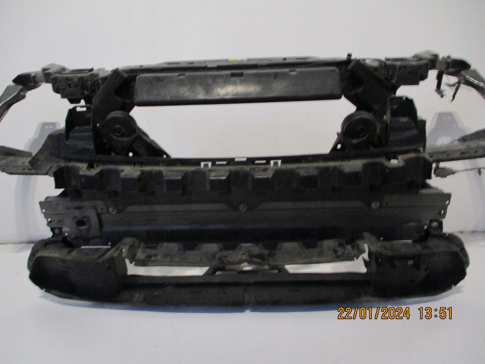 Pas przedni chłodnice RANGE ROVER VELAR 2.0D