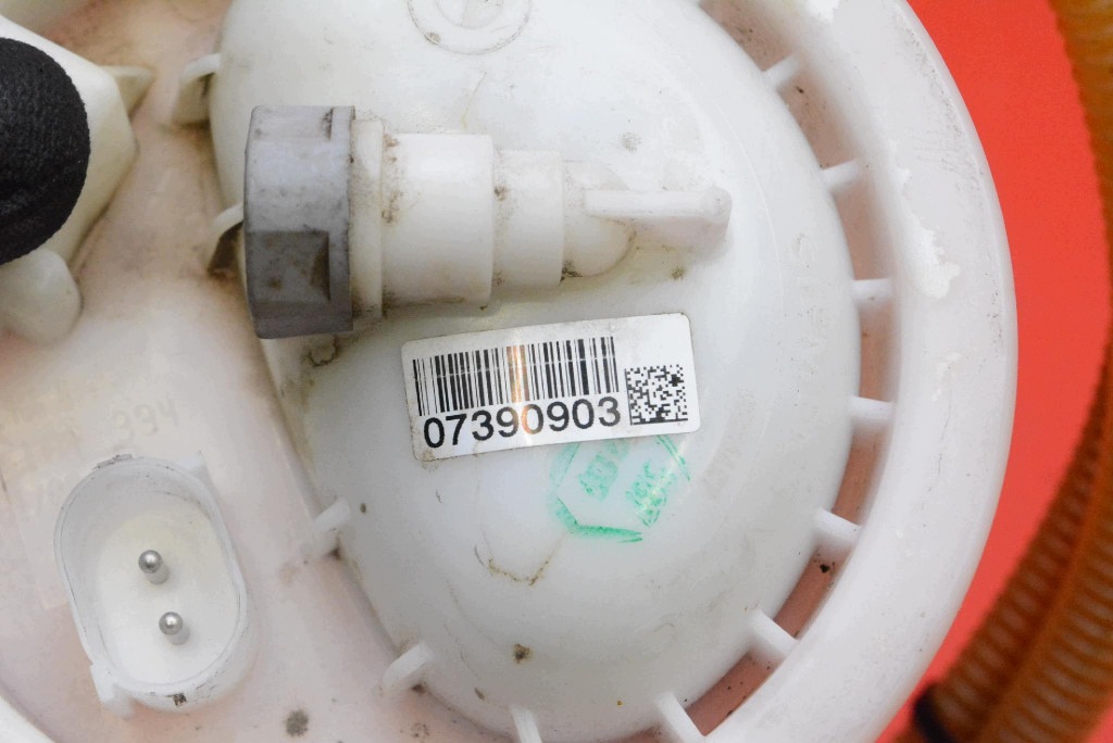 sensor of the level of the fuel 7162394 BMW E90 E91 2.0i 143 KM 08-13