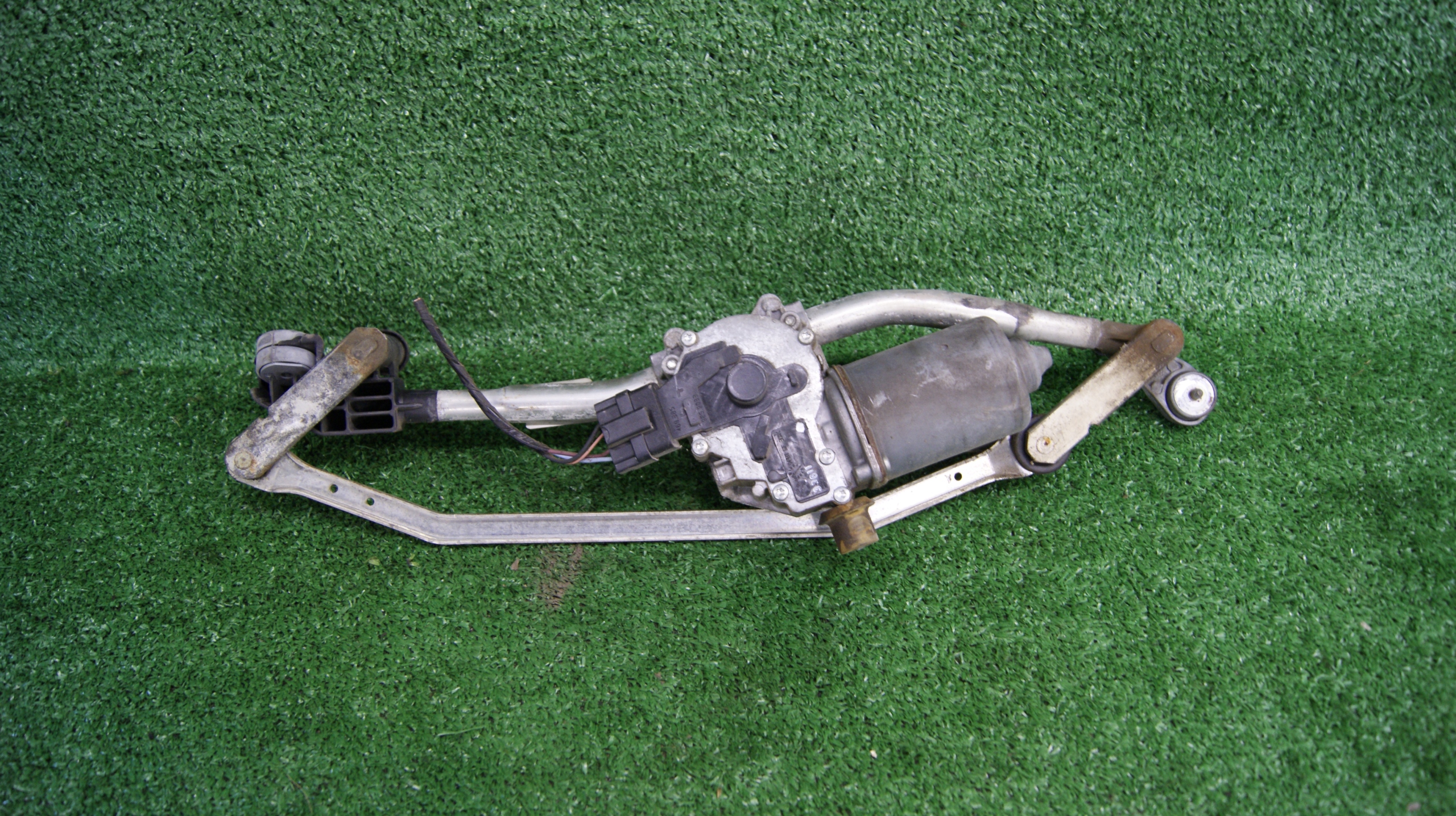 wiper mechanism front RENAULT LAGUNA 3 W00011129