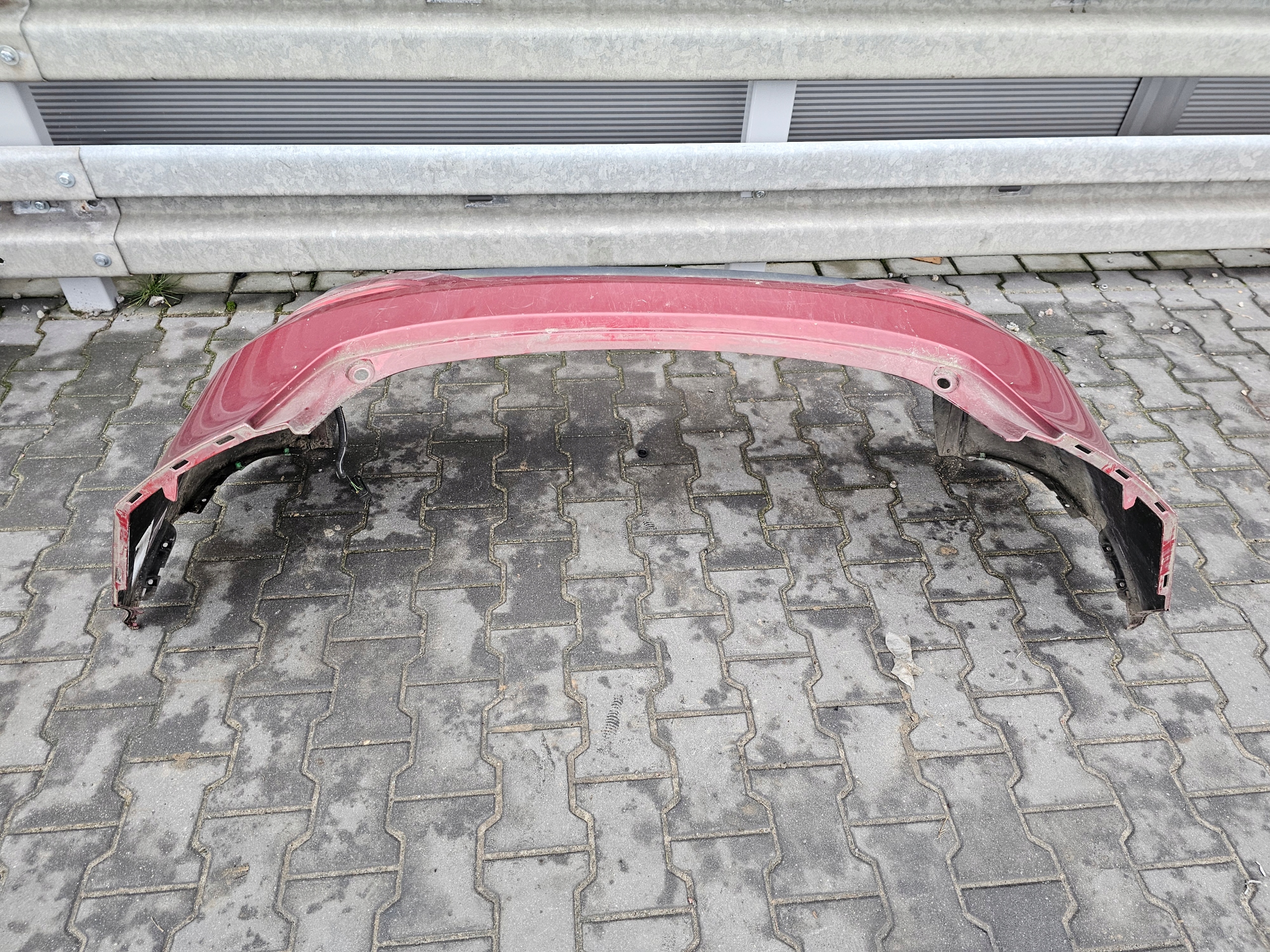 VOLVO V40 II nárazník záď zadní