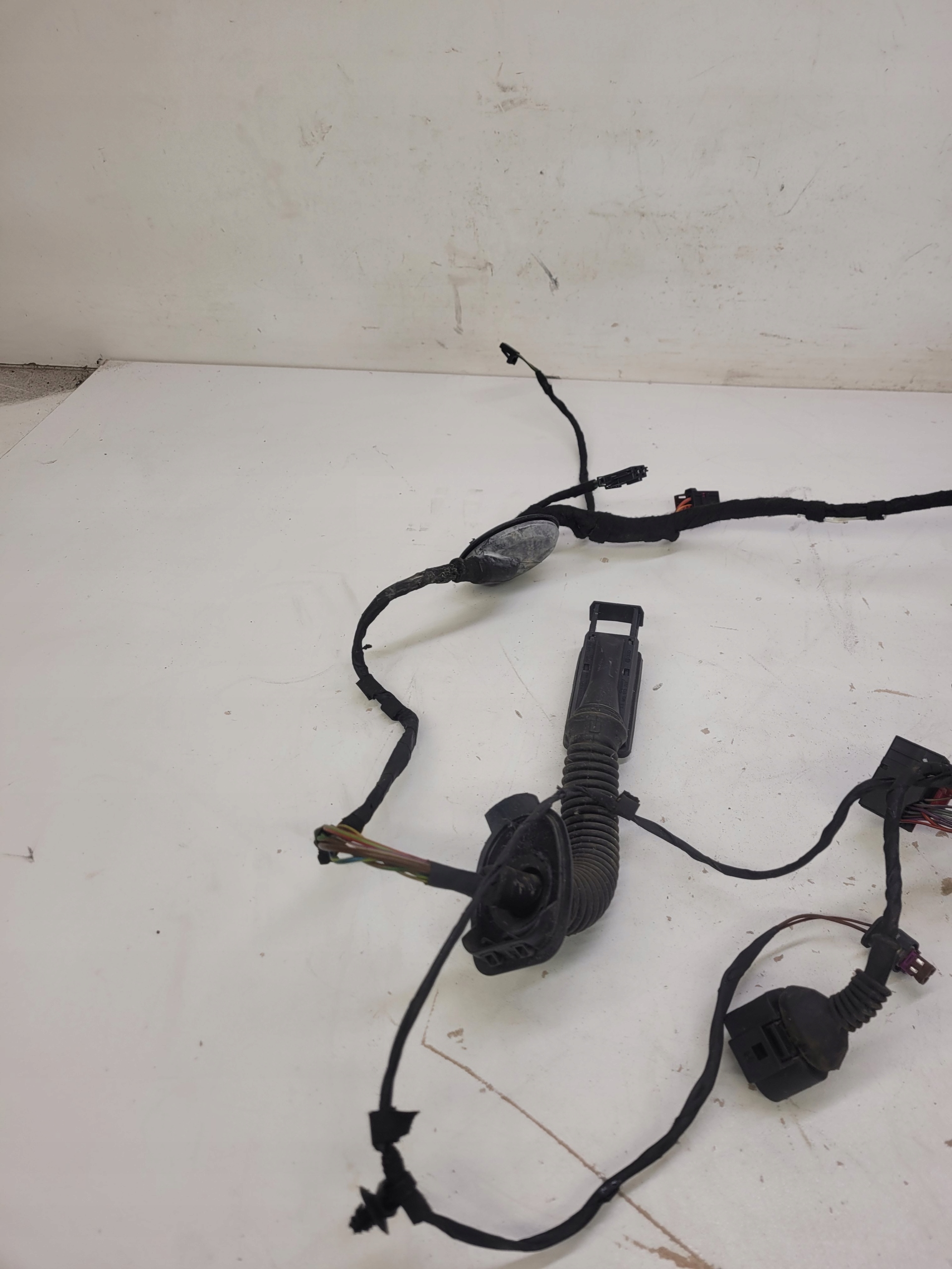 bundle door left rear part AUDI A7 LED 4G8971687AA