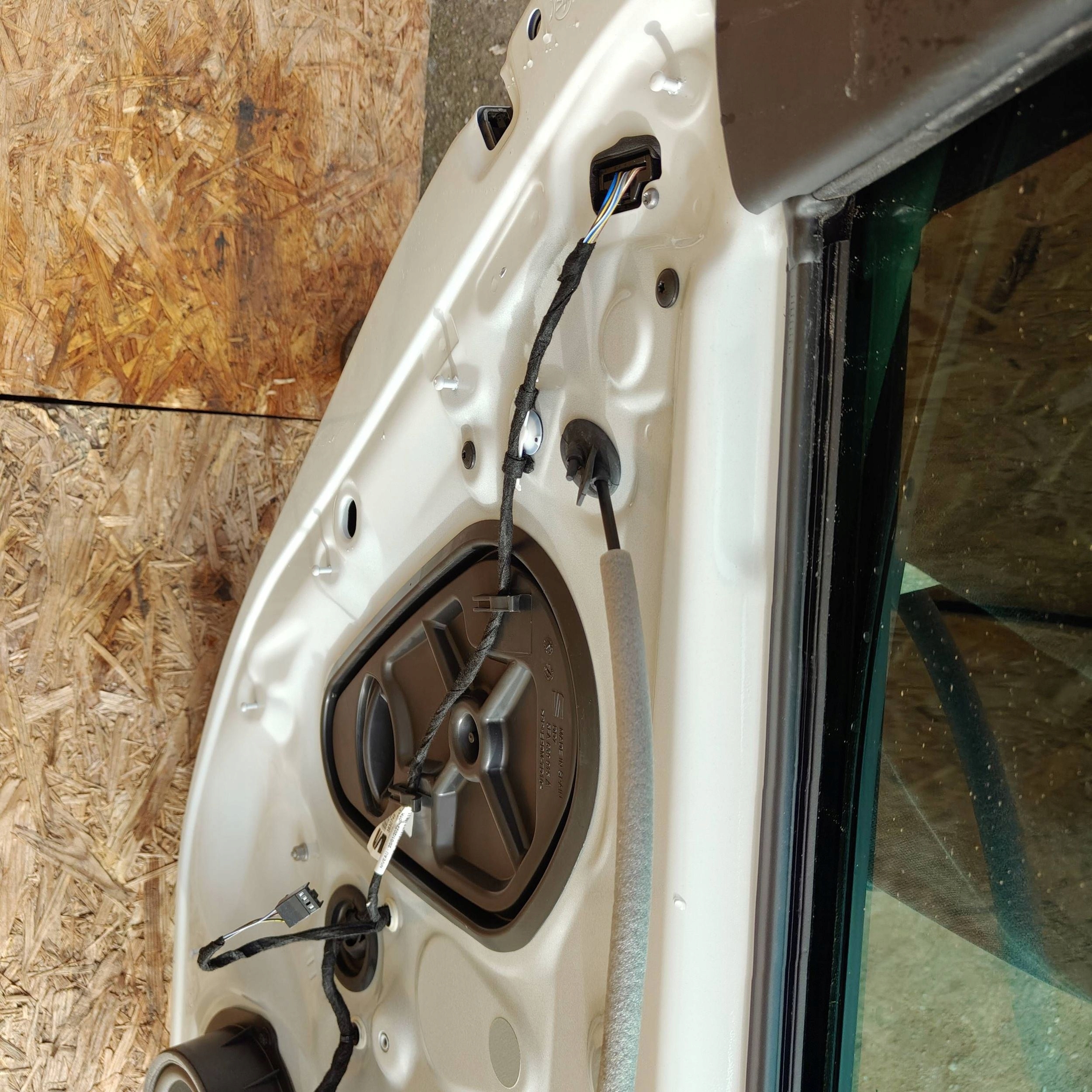 door rear. rear part side left Seat Leon IV HB BIALY