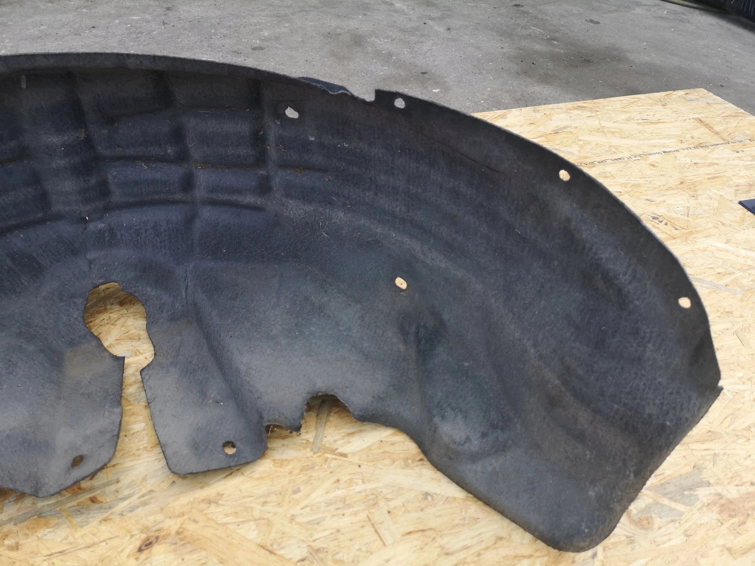 mudguard left rear part AUDI A4 B8 8K0810171B MATERIAL