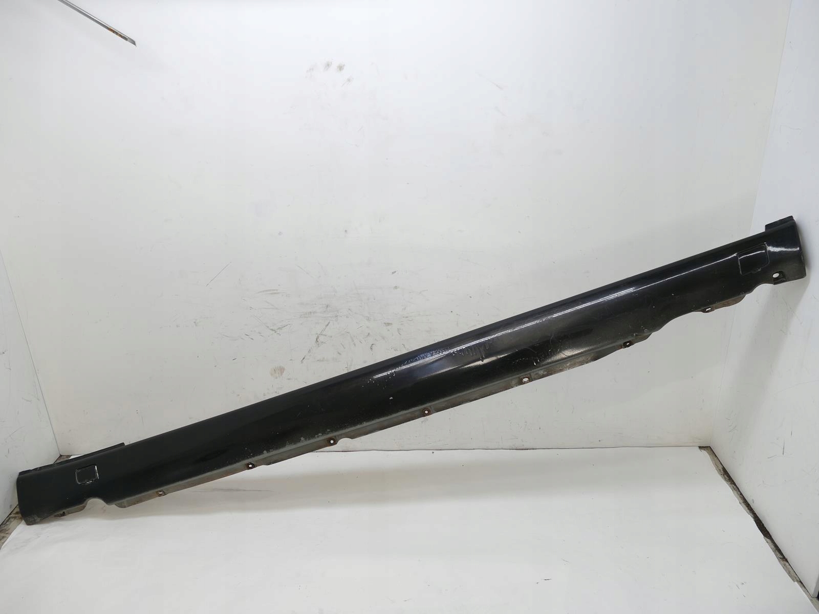 MERCEDES S W126 moulding threshold right cap