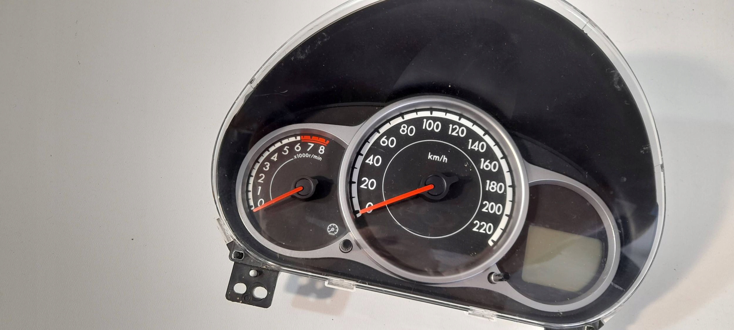 Mazda 2 DE Lift 2010-2013 dials / Predkosciomierz D01J55430 (ZG3)