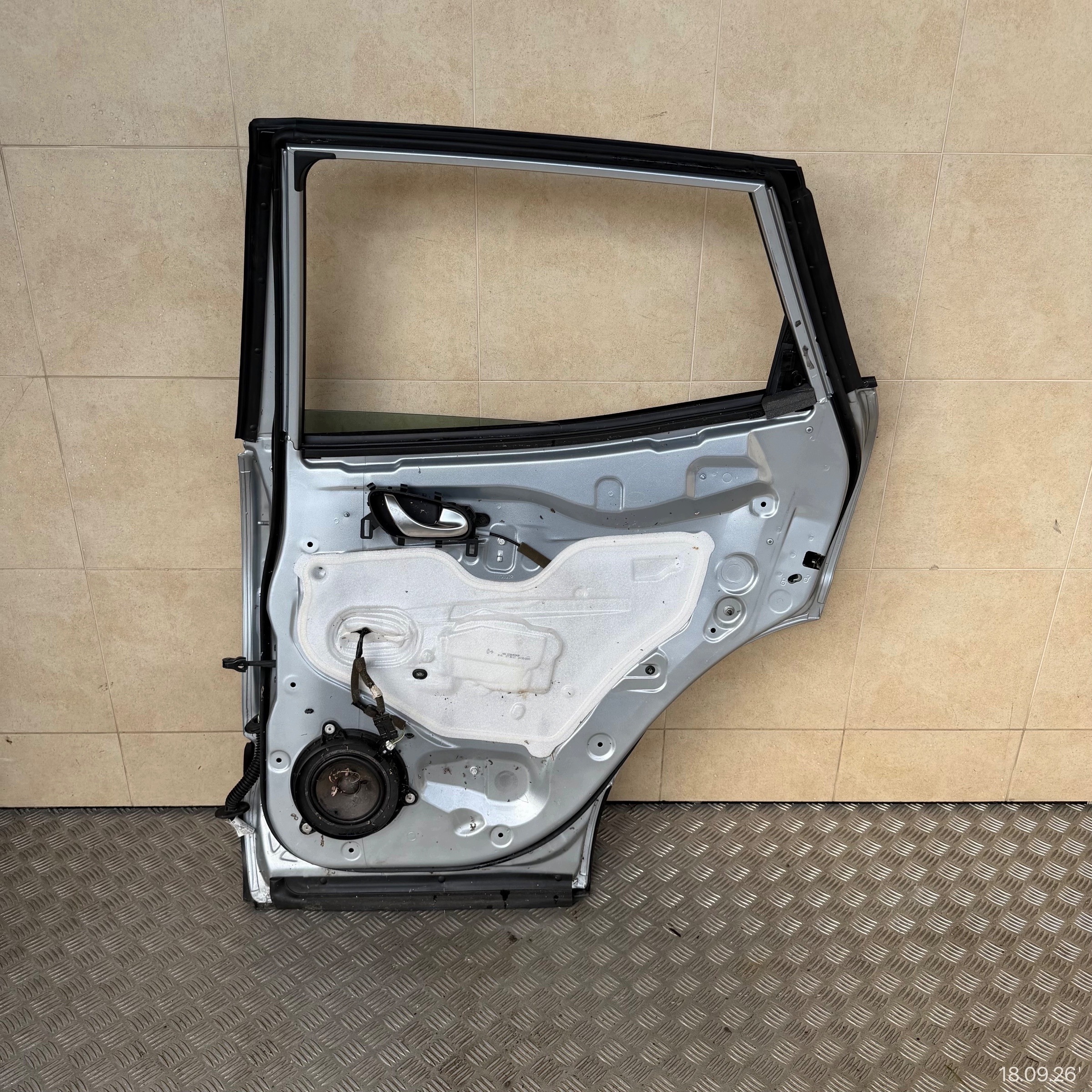 door complete rear. right RENAULT KADJAR LIFT 2019 ROK damaged