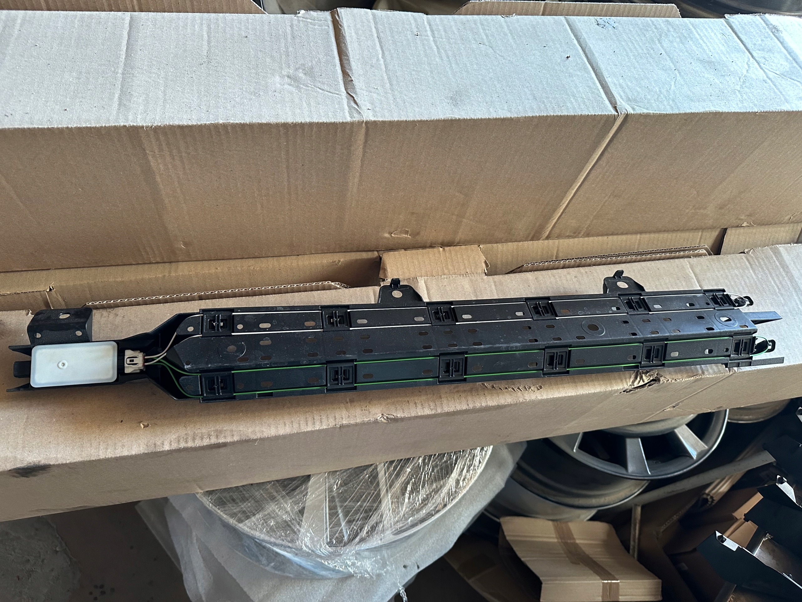 Czujnik sensor otwarcia nogą klapy Lexus RX 350h 450h+ 500h kick Producent części Lexus OE