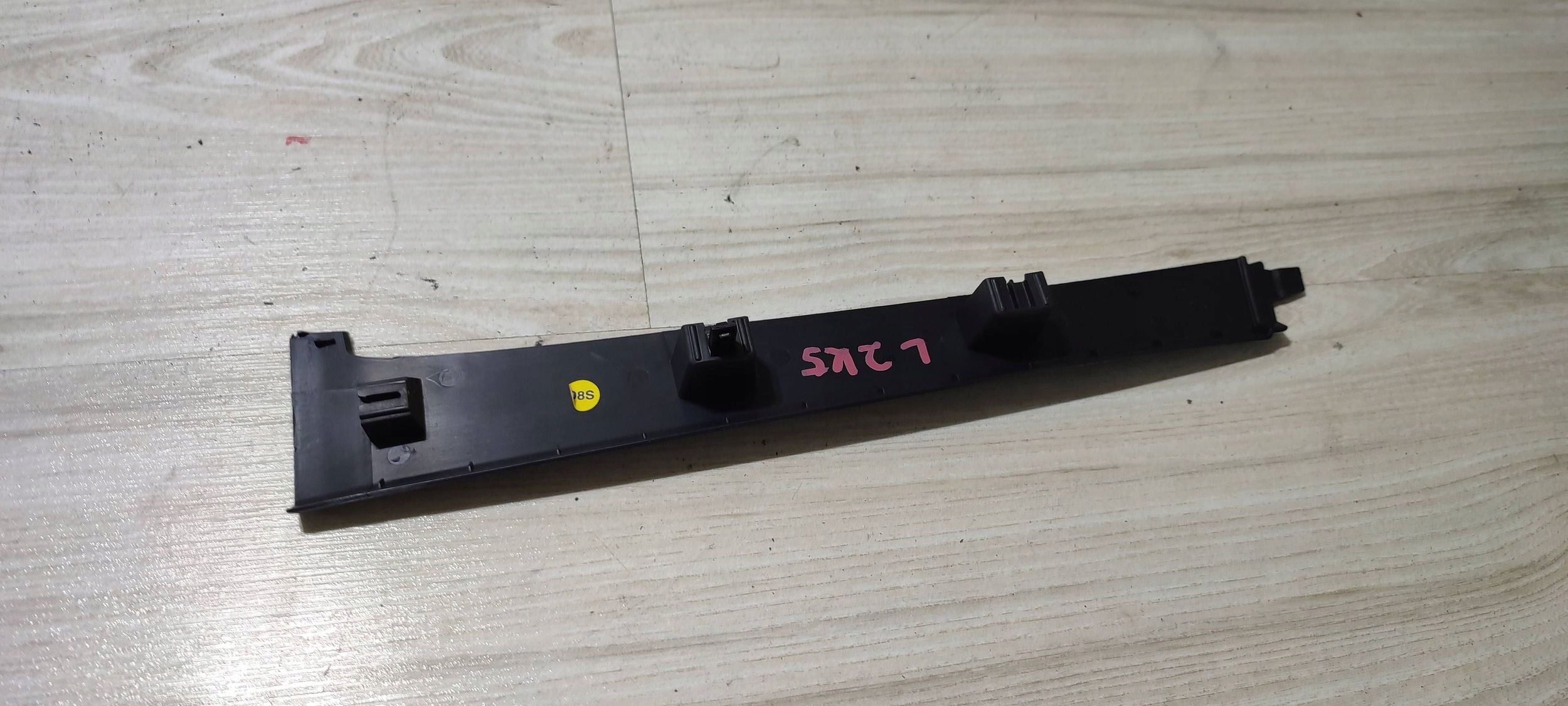 decorative trim of the dashboard left side Volkswagen Caddy 2K0868223B