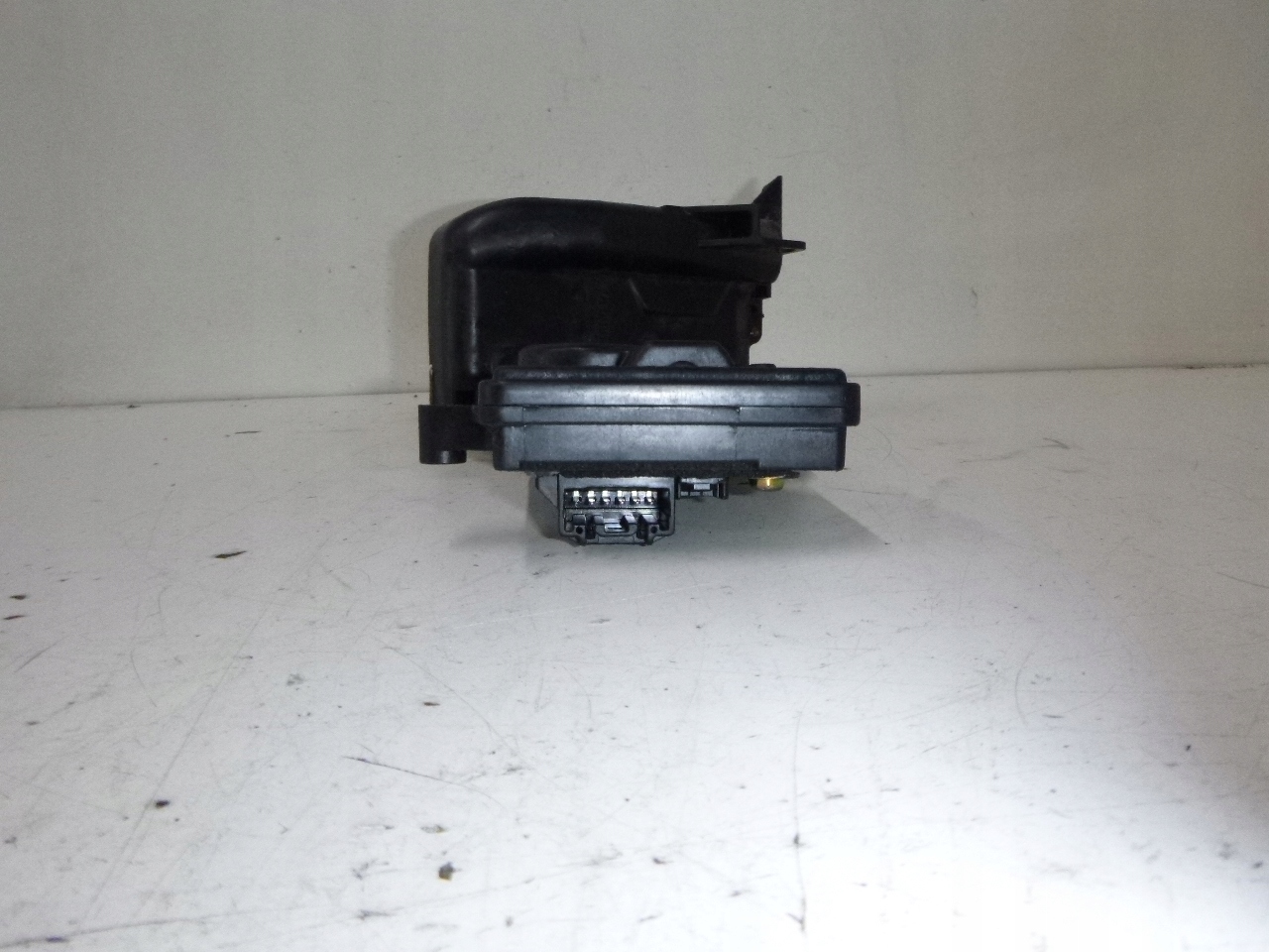 lock door front right Mazda 6 GG 2002r.