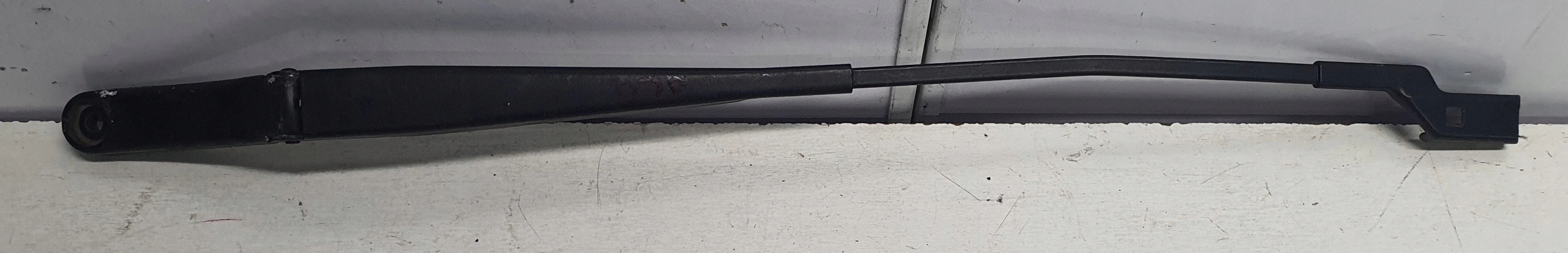 wiper arm right VW Passat B6