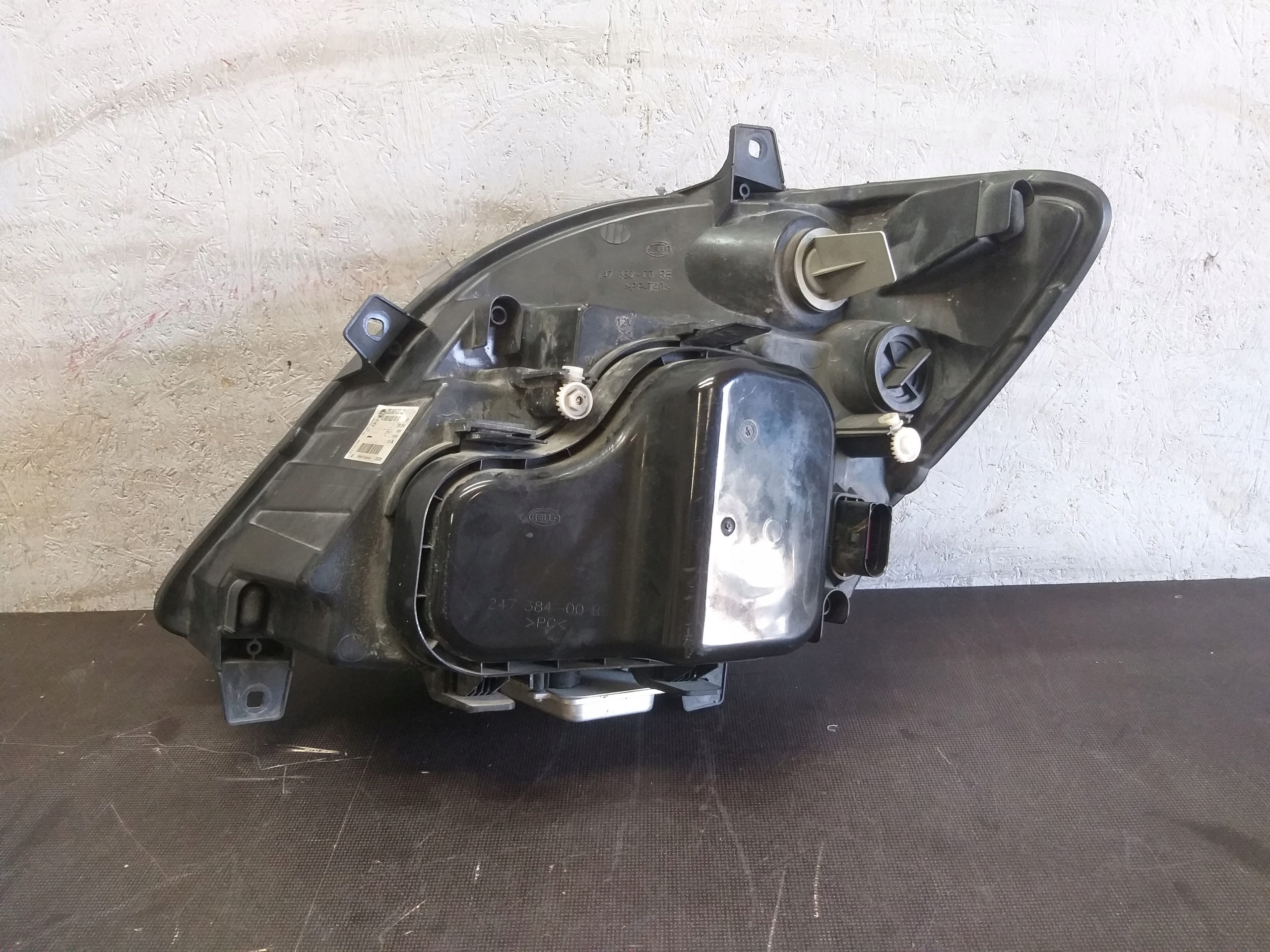 light front right MERCEDES SPRINTER W906 XENON