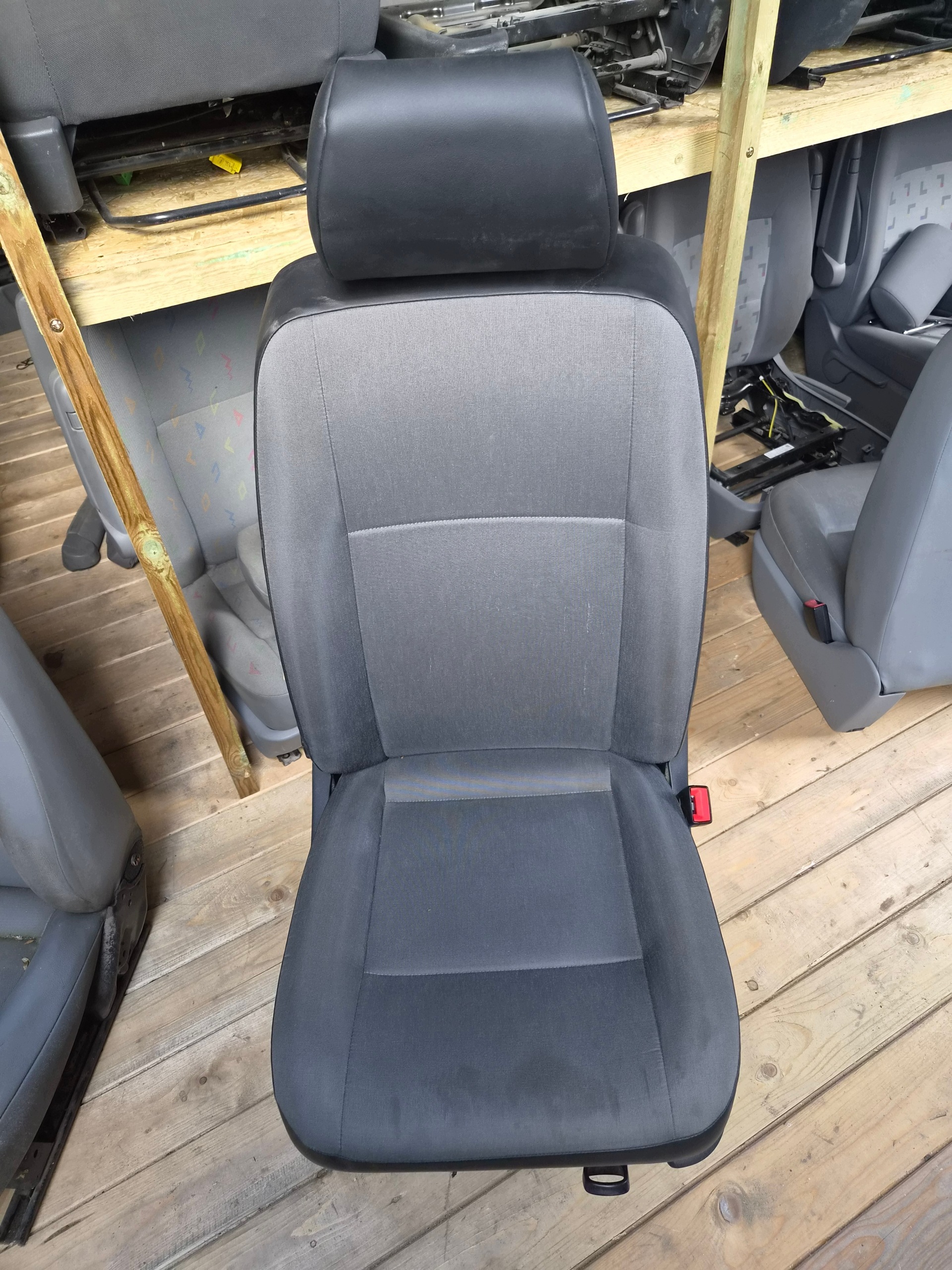 sedačka spolujezdce předek VW T6 pravý pasazer pojedynczy