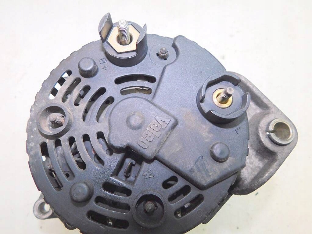 VOLVO S40 V40 1.9D 1999r ALTERNATOR 7700431945 Prąd ładowania alternatora 120 A