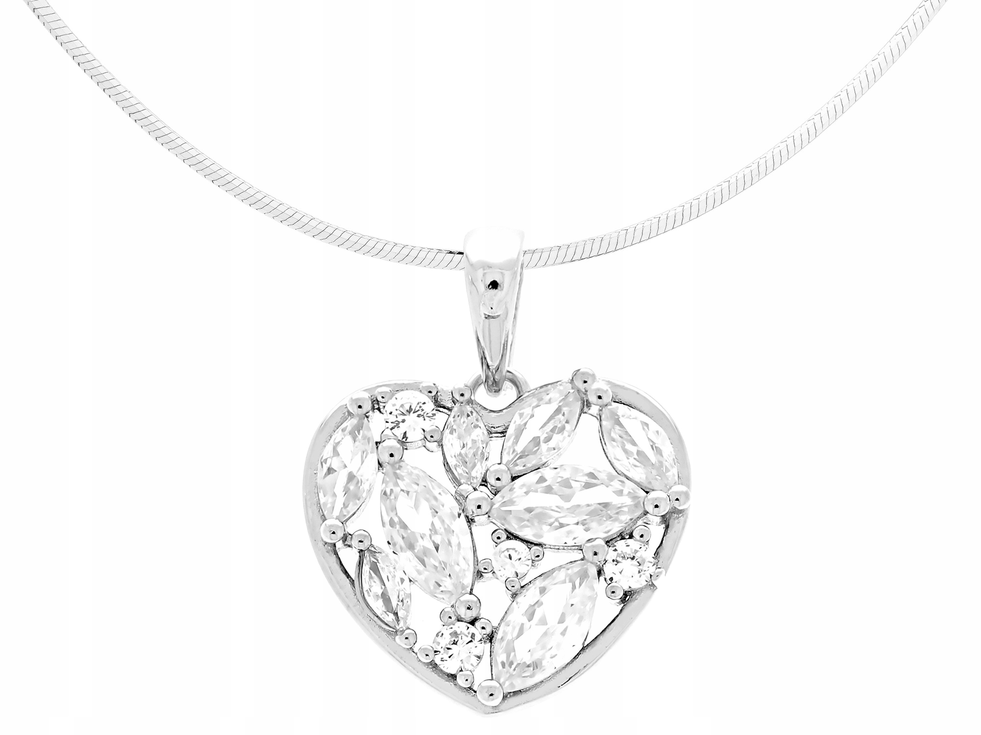 Krátký stříbrný dámský ažurový náhrdelník Srdce s zirkony Stříbro Choker 30