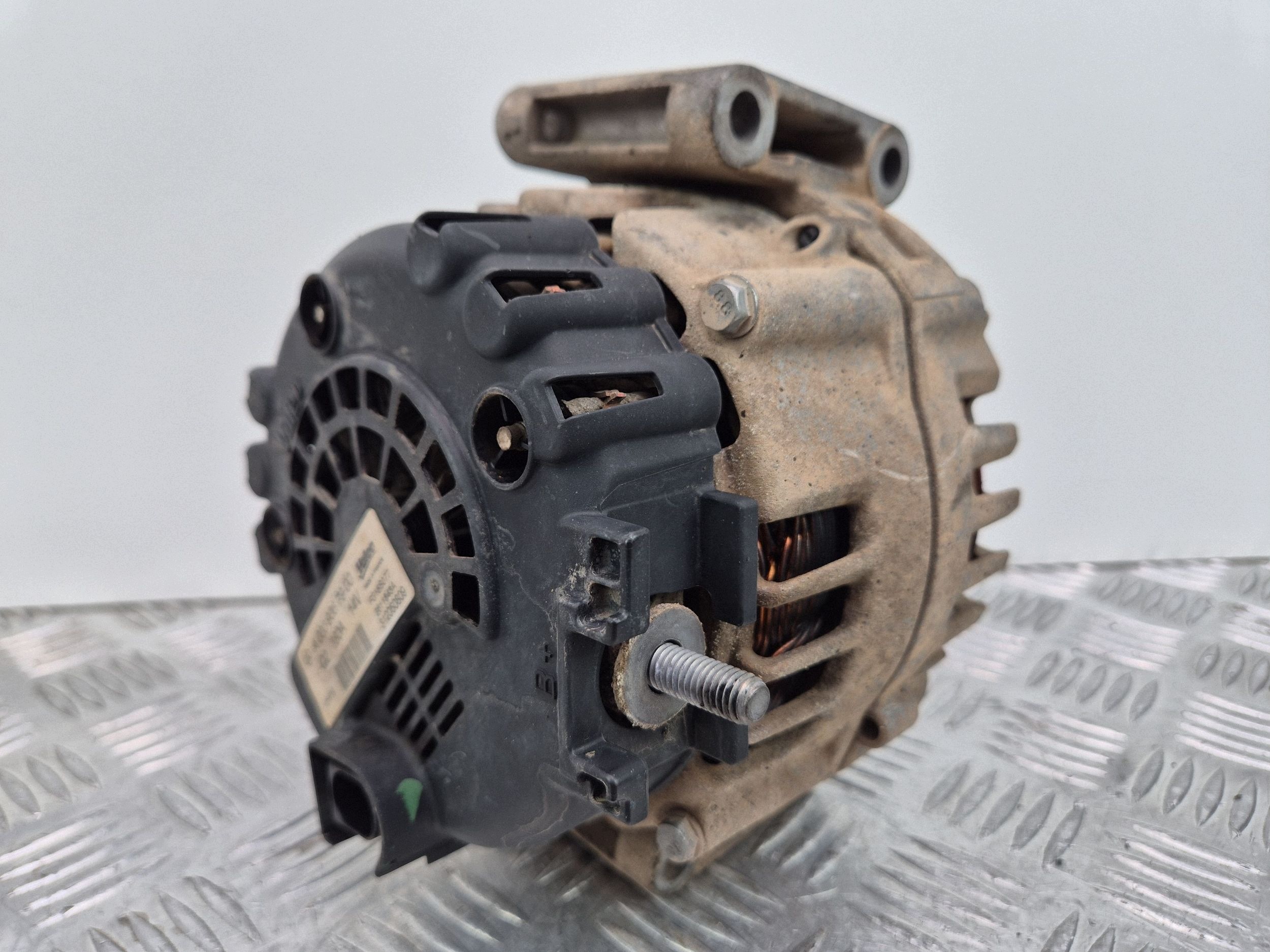Mercedes E220 CDI W212 alternator A0009067900