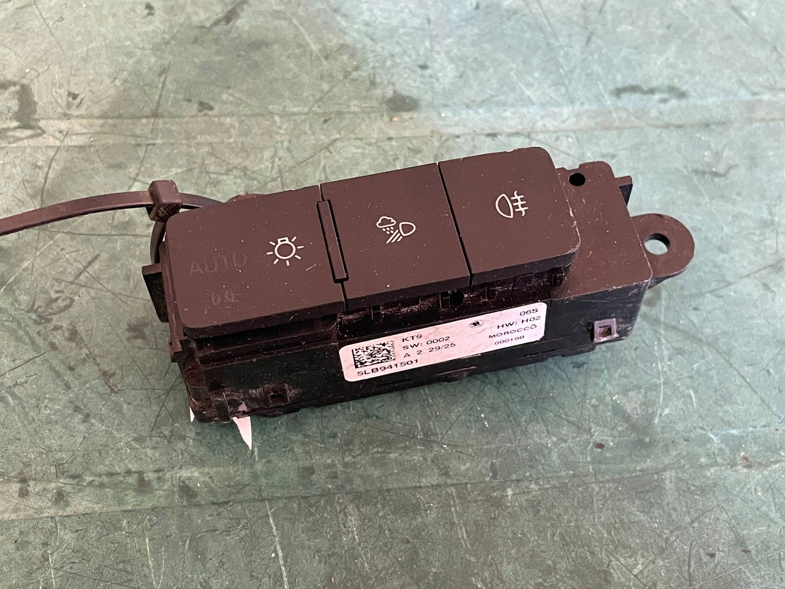 interruttore luci SKODA ENYAQ IV 5LB941501 @M