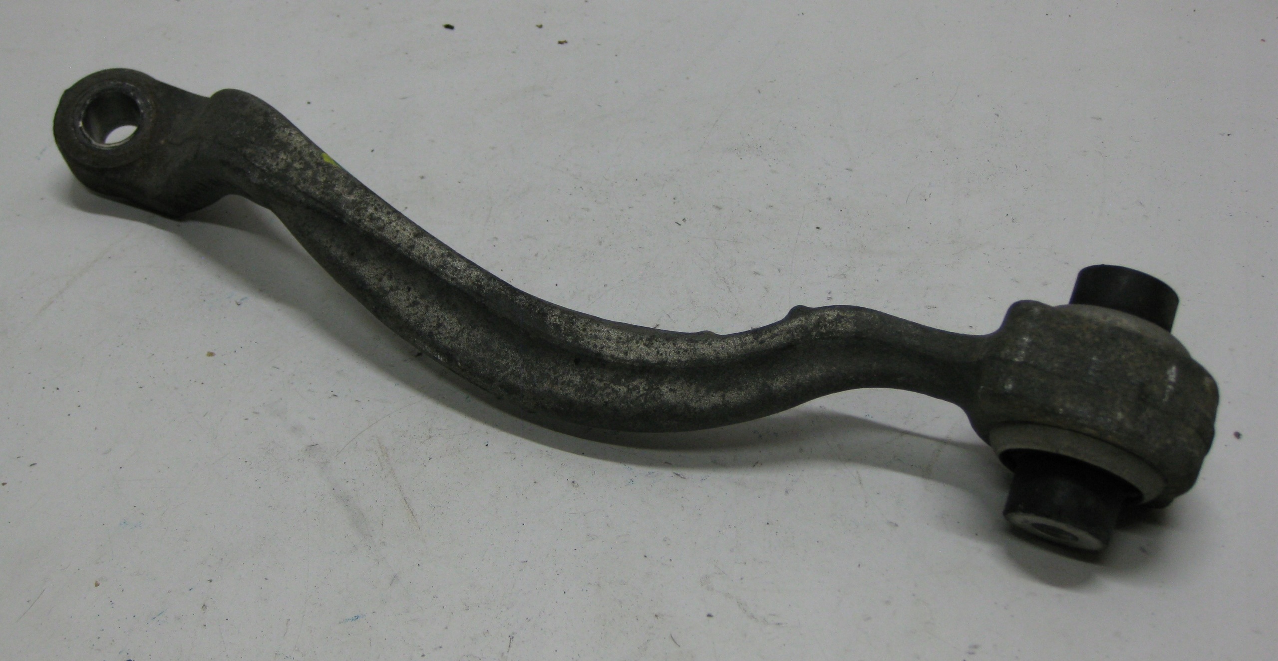 MERCEDES W212 LIFT E KLASA 13R arm front right lower A21203