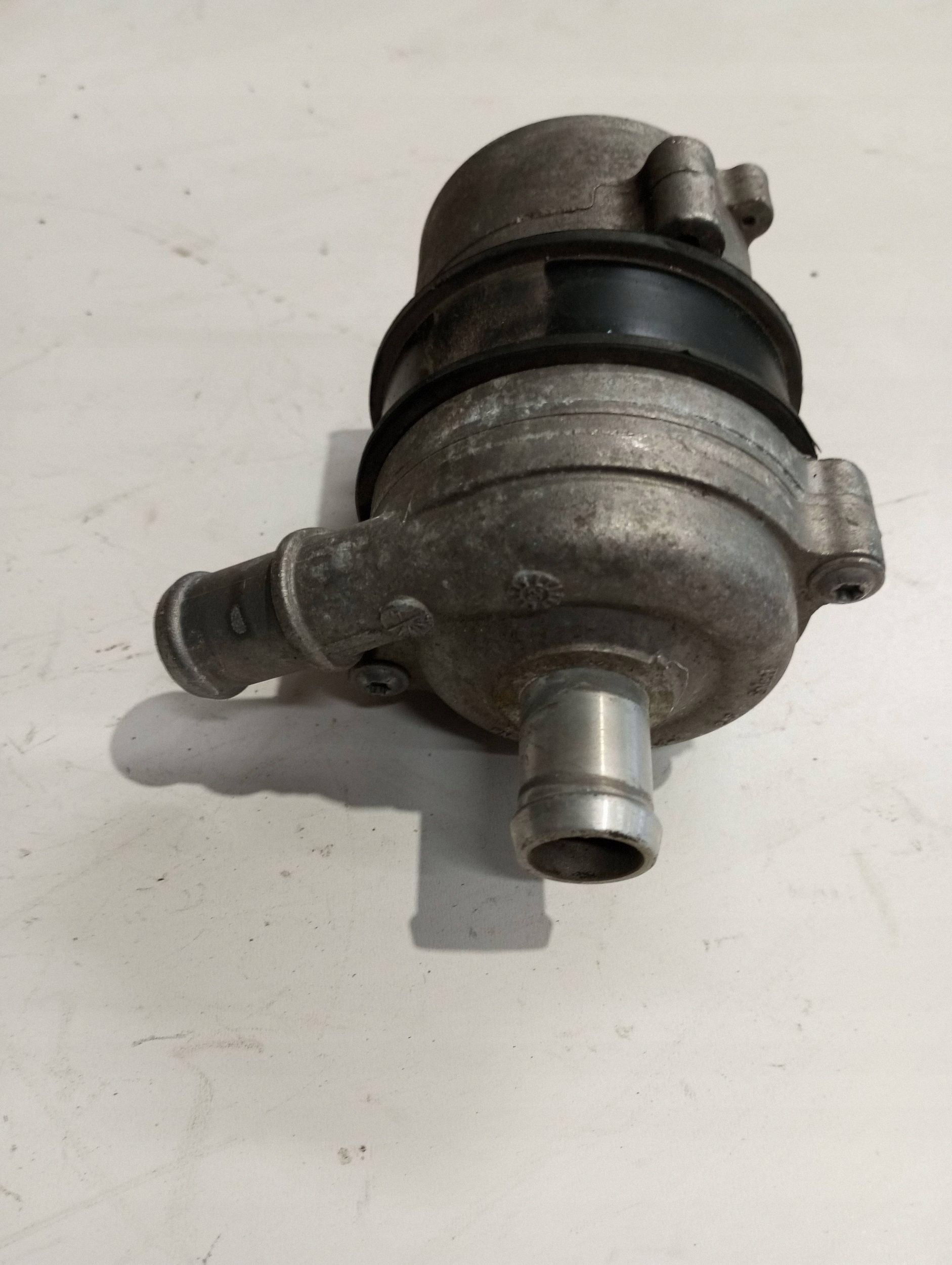 supplementary water pump AUDI VW 4H0965567A