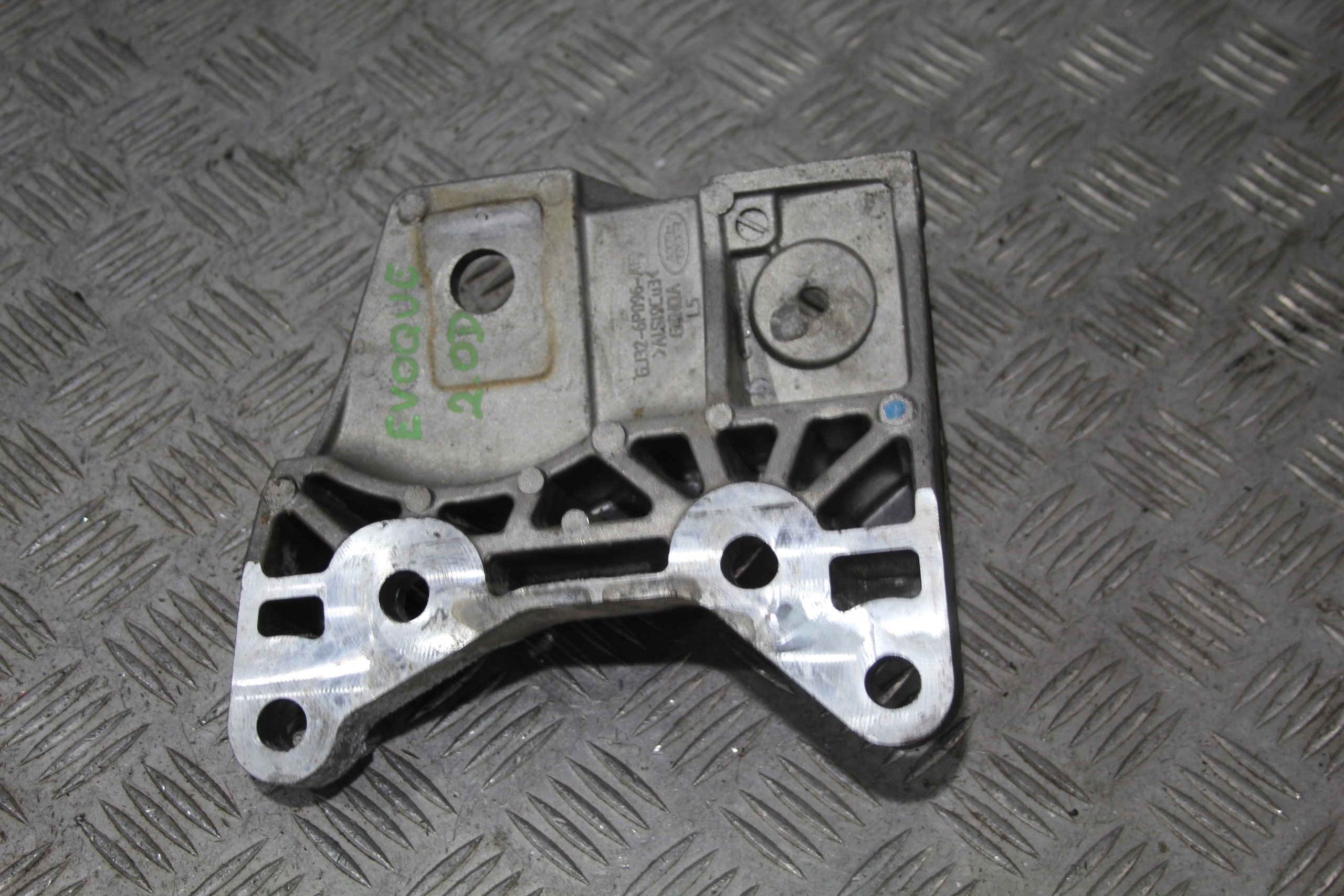 SUPPORTO STAFFA MOTORE EGR EVOQUE LIFT L538