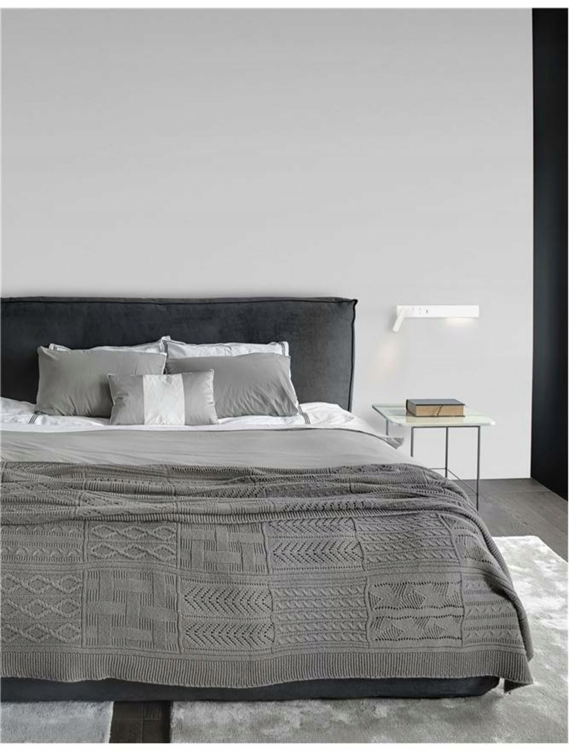 Nova Luce nástěnné svítidlo Vida bílý kov nastavitelné vypínač na těle Us