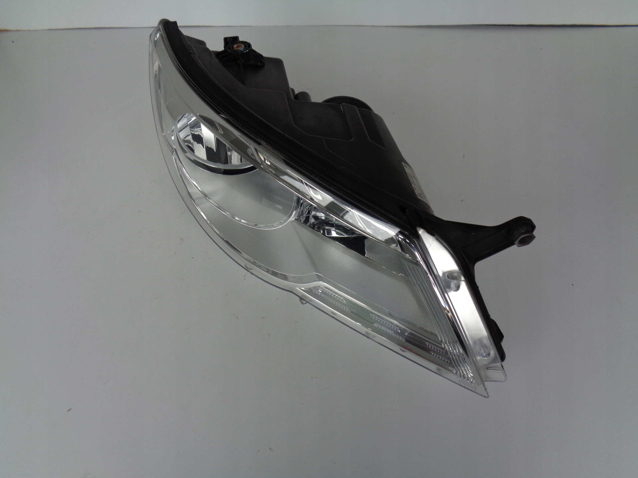 light right REFLEKTOR VW TIGUAN 5N 5N0 07-11