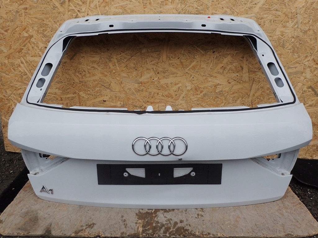 KLAPA TYŁ POKRYWA BAGAŻNIKA AUDI A1 2 II 82A 2018-